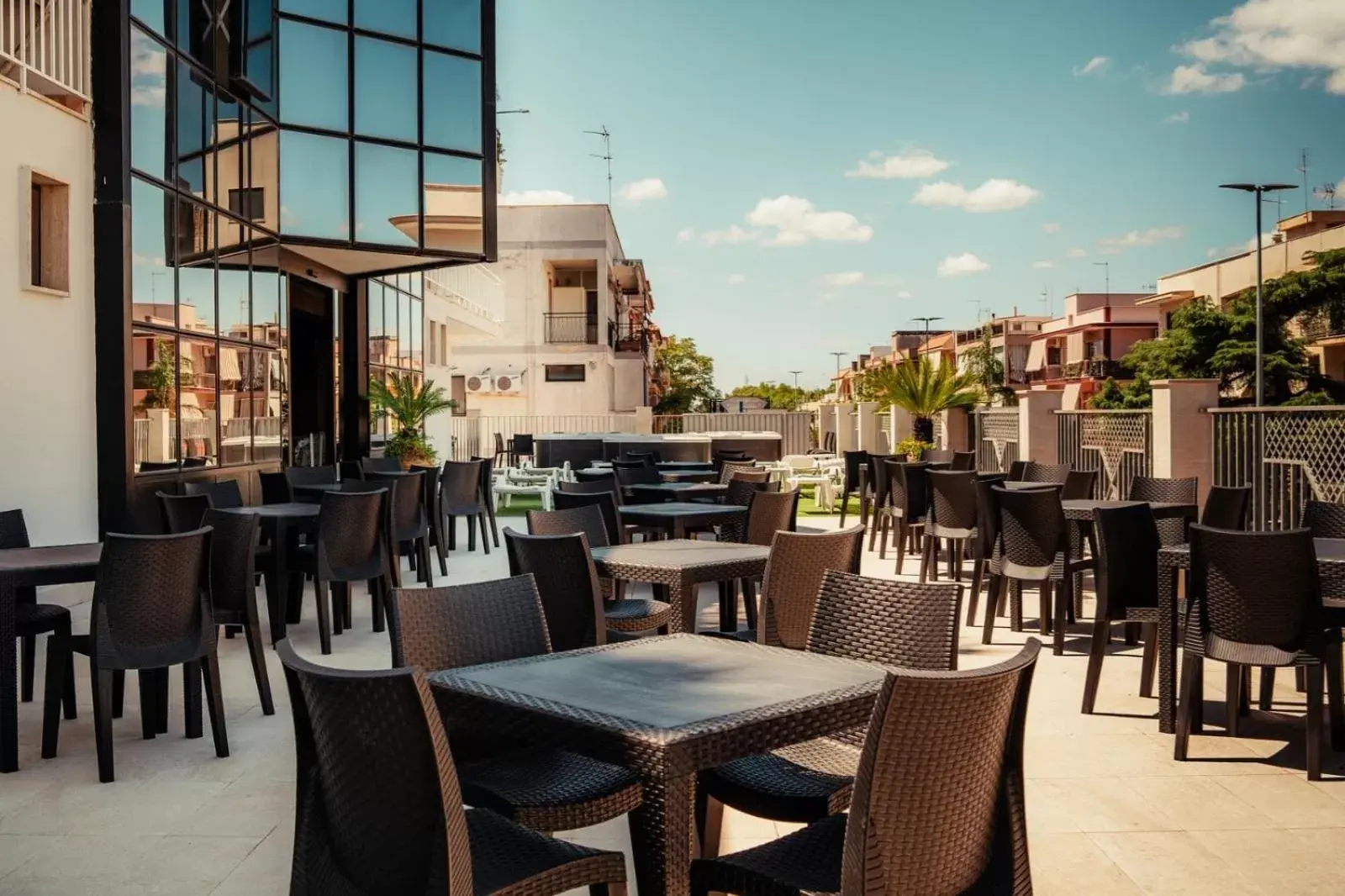 Balcony/Terrace, Restaurant/Places to Eat in Accord Le Rose