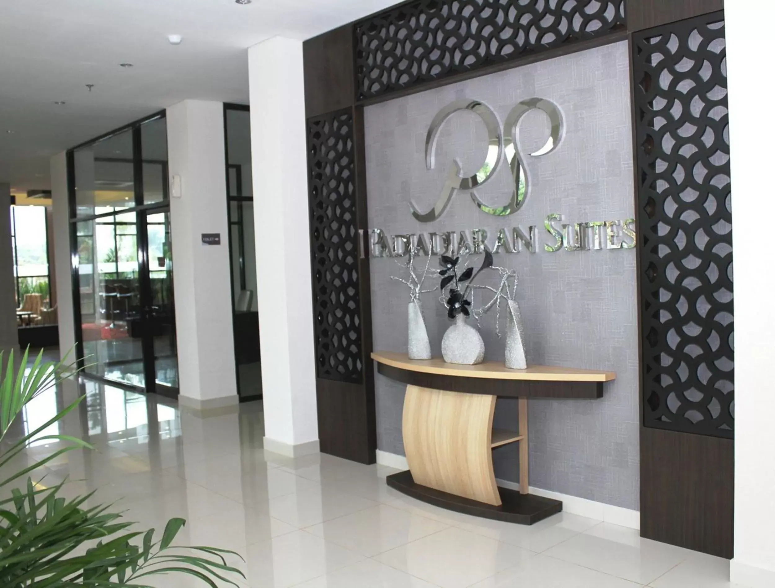 Lobby or reception in Padjadjaran Suites Resort and Convention Hotel