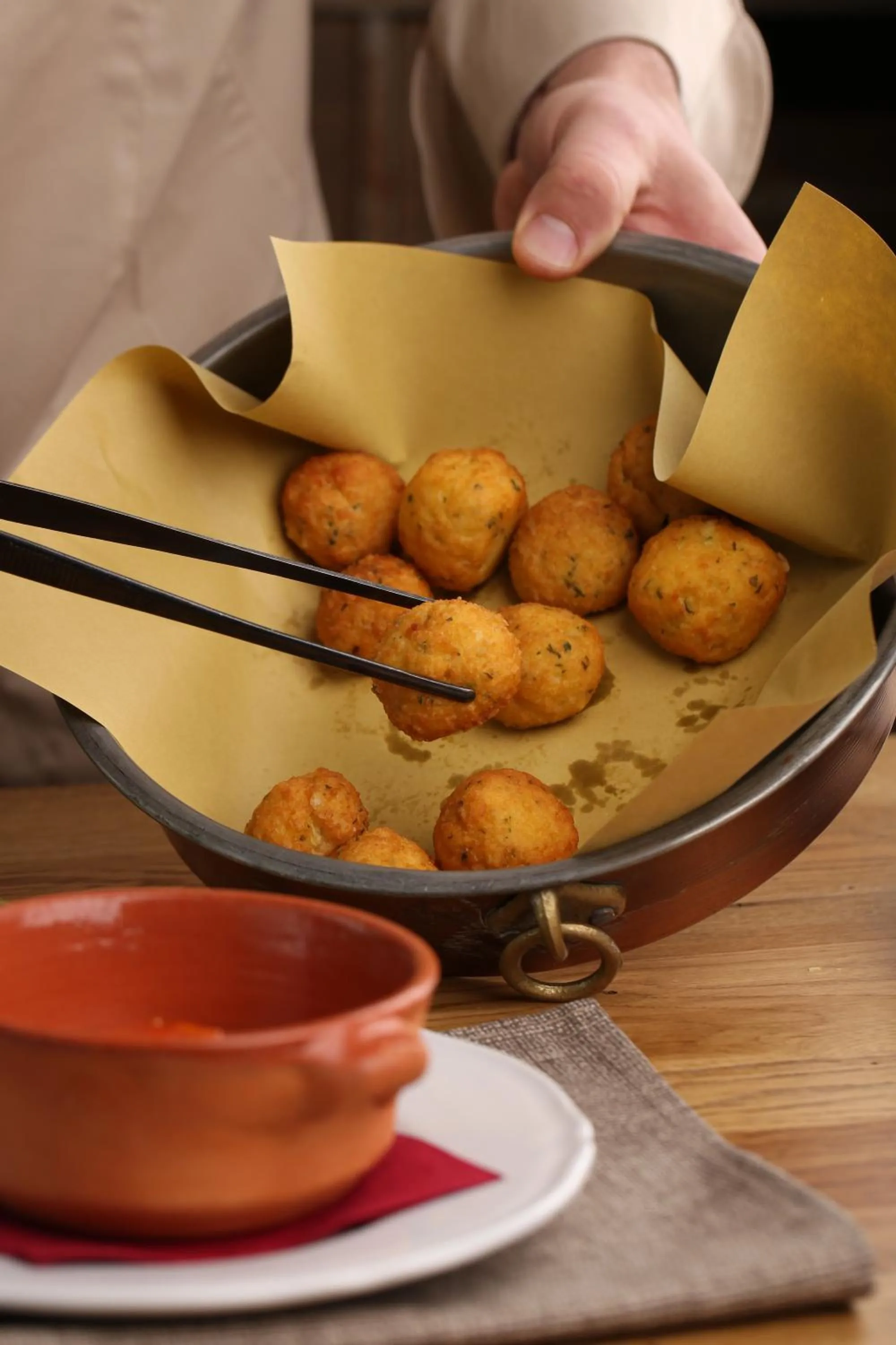 Restaurant/places to eat in Hotel Iris