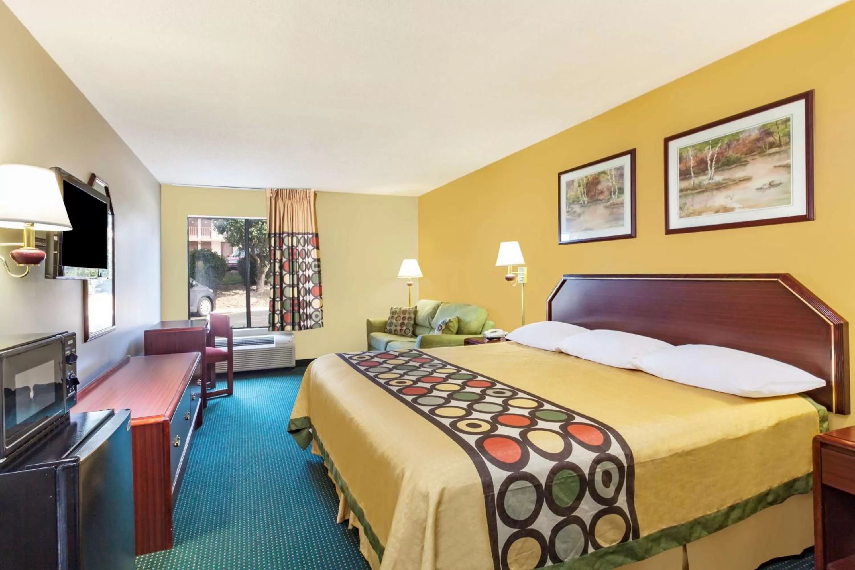 King Room - Disability Access - Smoking in Super 8 by Wyndham Morristown/South