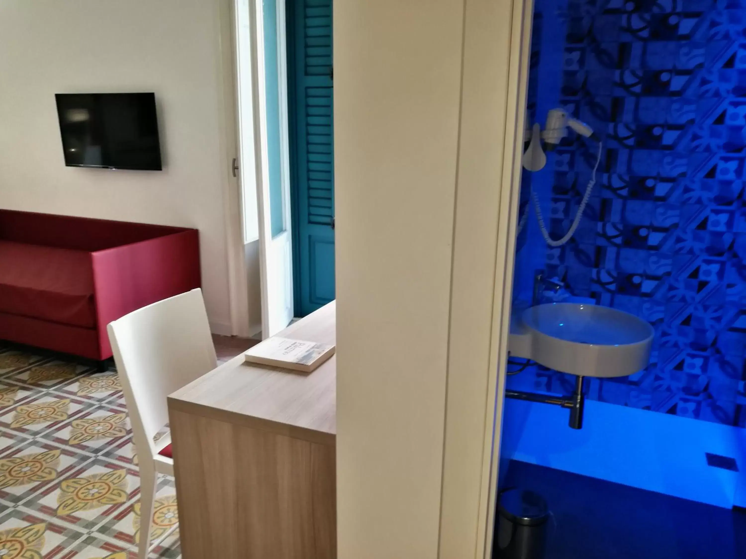 TV and multimedia in Belmonte102 Esclusive Suites