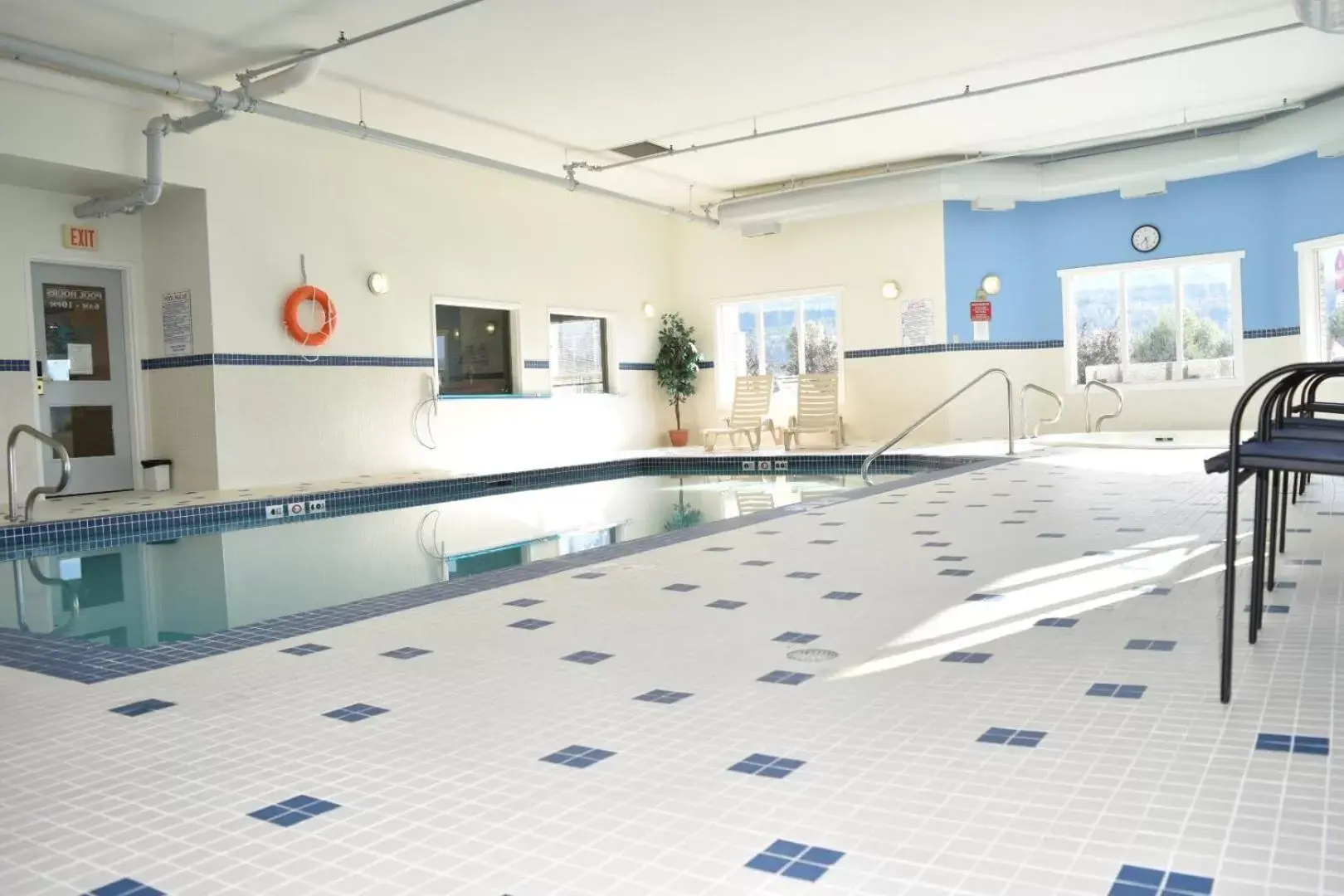 Swimming Pool in Ramada Limited Golden