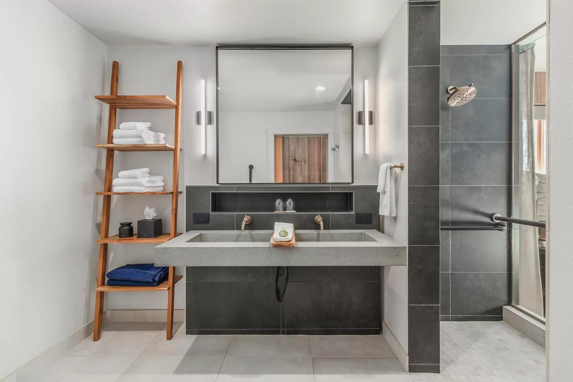 Headlands Coastal Lodge & Spa