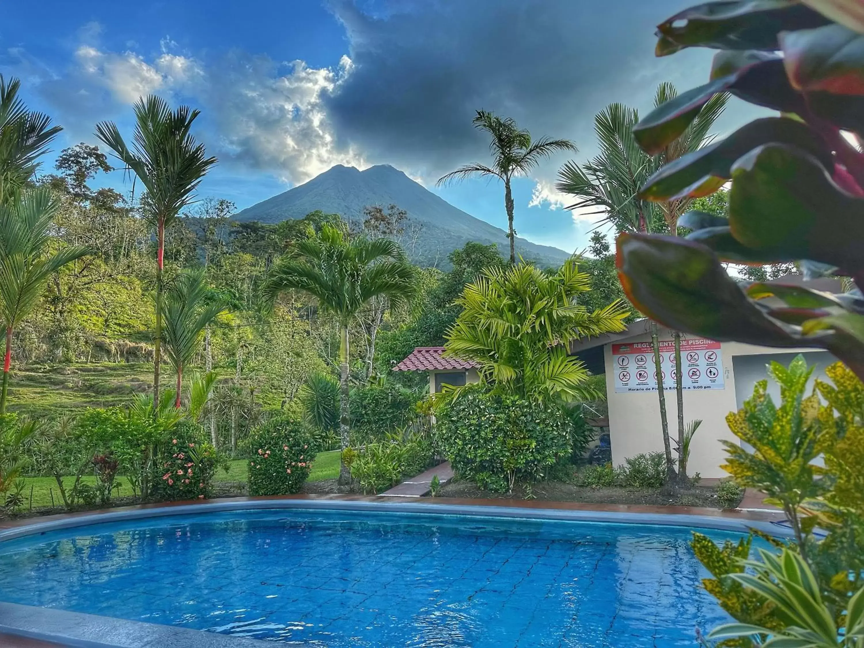 Swimming Pool in Loma Real Hot Springs Bed & Breakfast