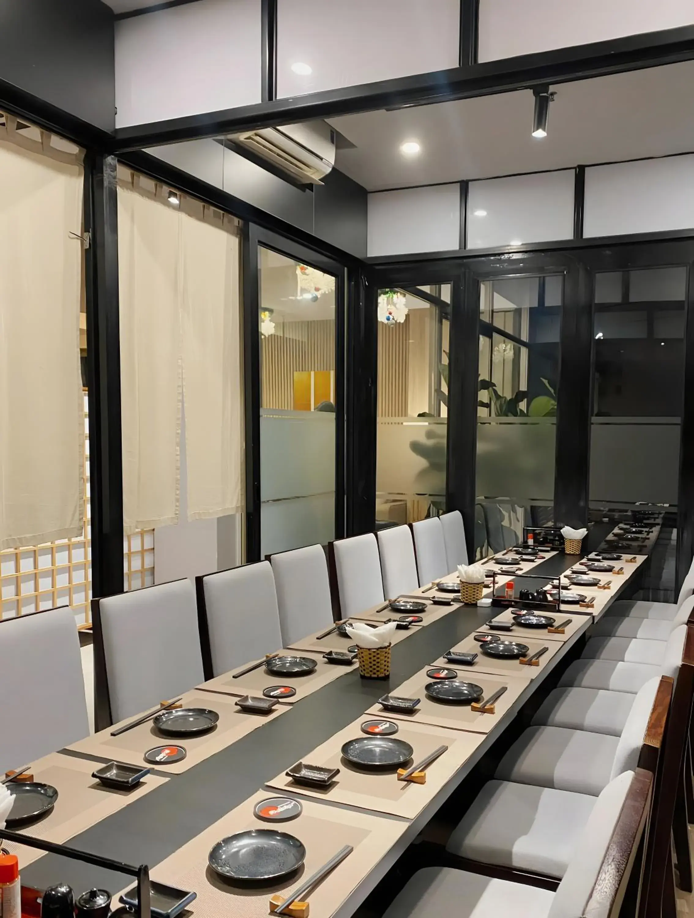 Restaurant/Places to Eat in West Lake 254D Hotel & Residence