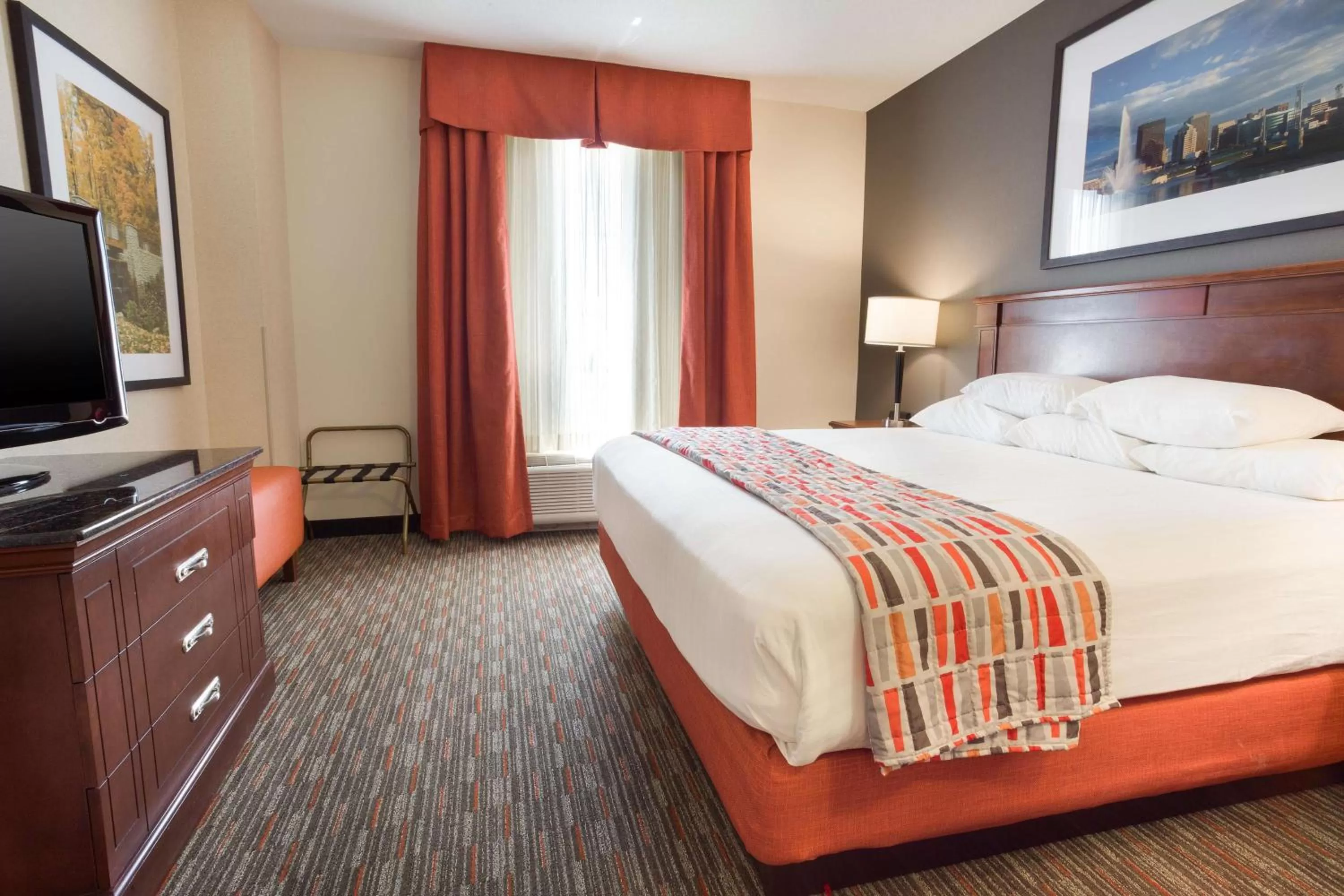 Superior King Suite in Drury Inn & Suites Dayton North