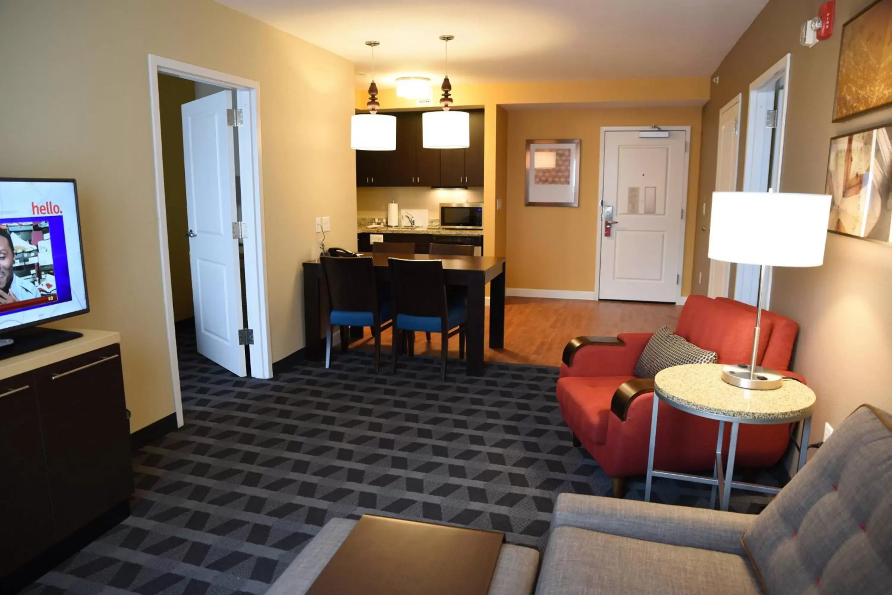 Living room, Seating Area in TownePlace Suites by Marriott Lawrence Downtown