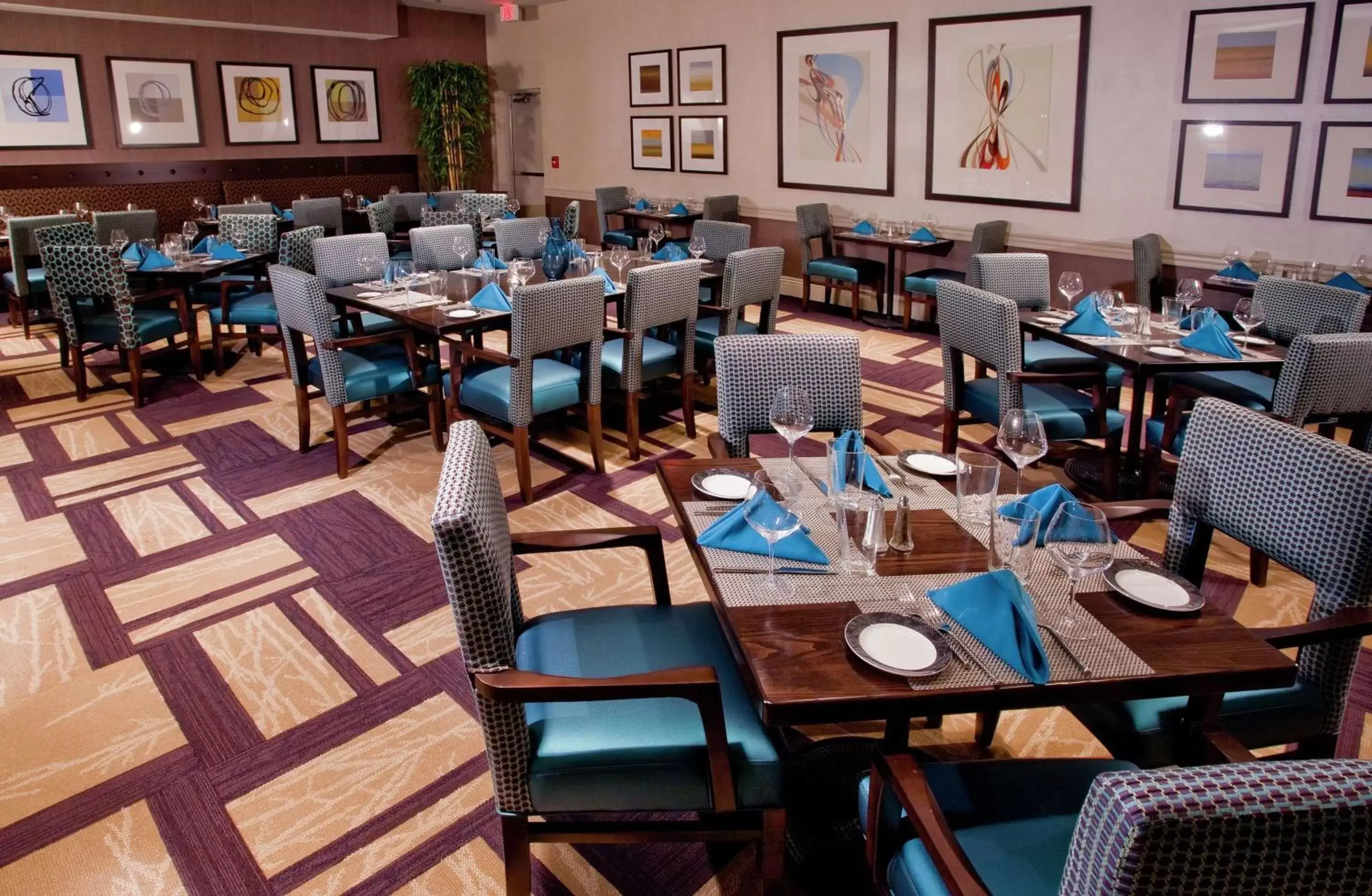 Restaurant/Places to Eat in DoubleTree by Hilton Chicago O'Hare Airport-Rosemont