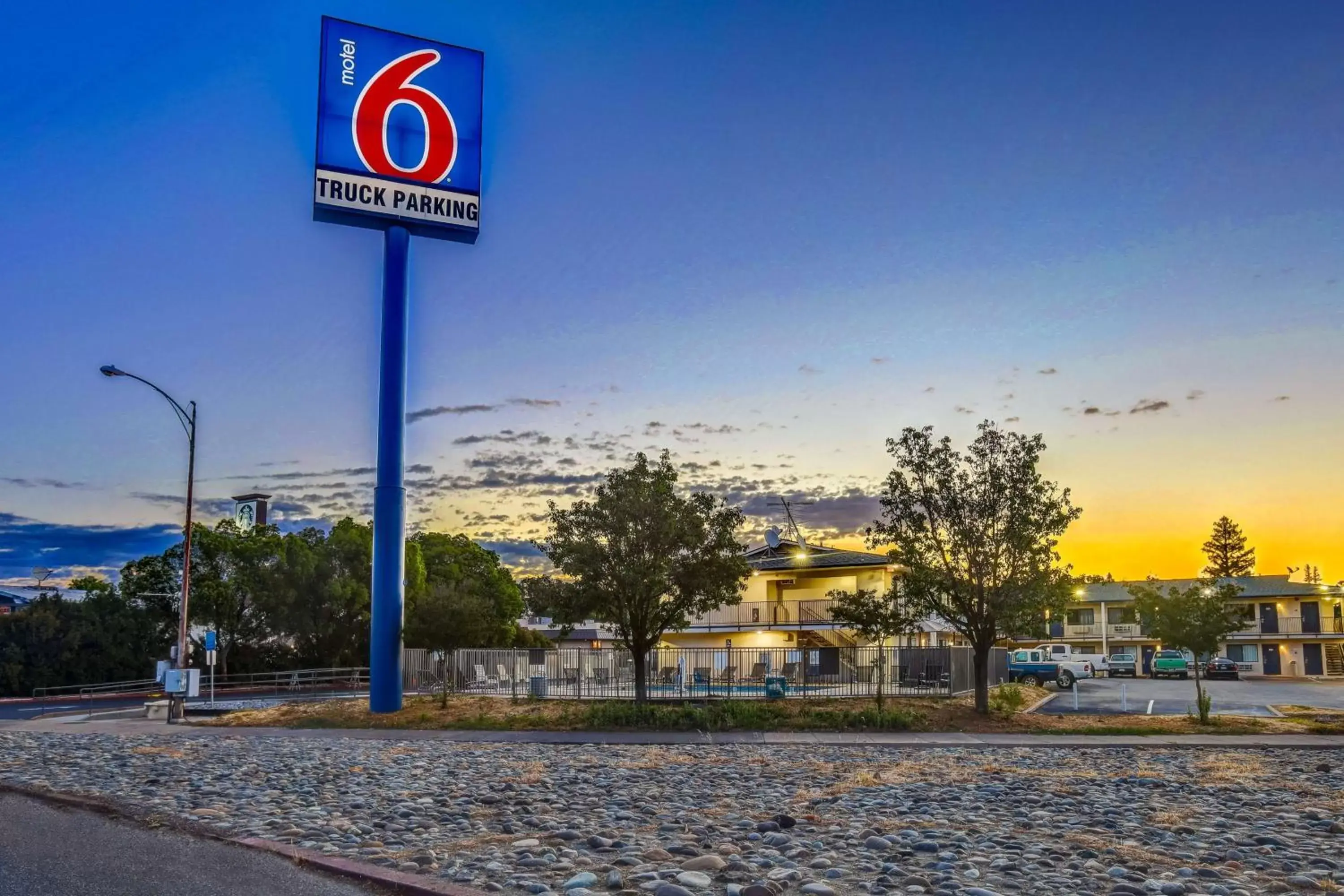 Property building in Motel 6-Red Bluff, CA