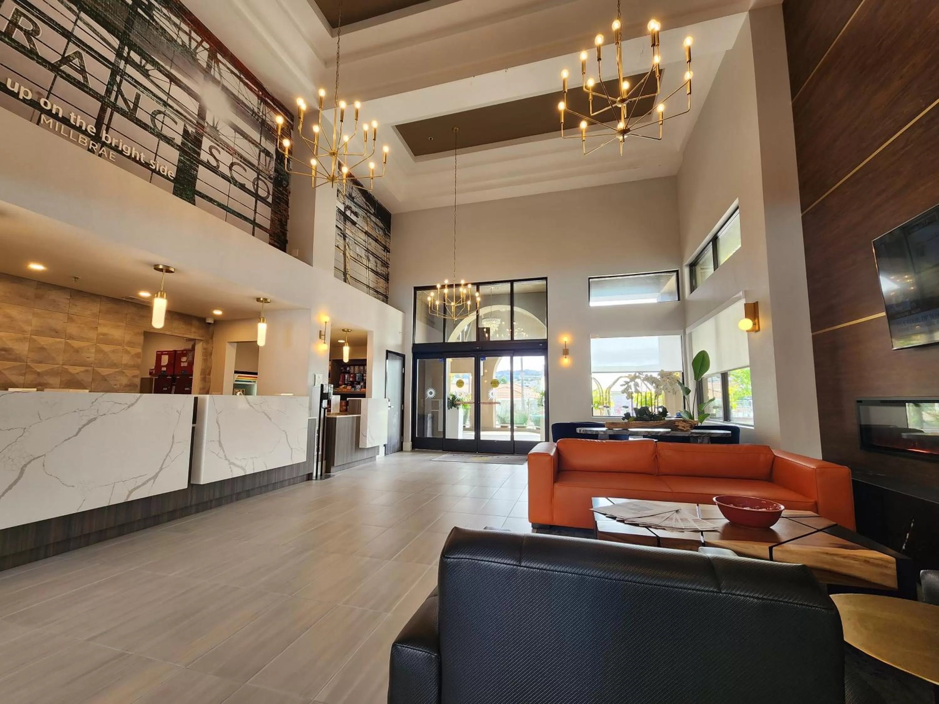 Lobby or reception in La Quinta by Wyndham San Francisco Airport West Millbrae FREE AIRPORT SHUTTLE
