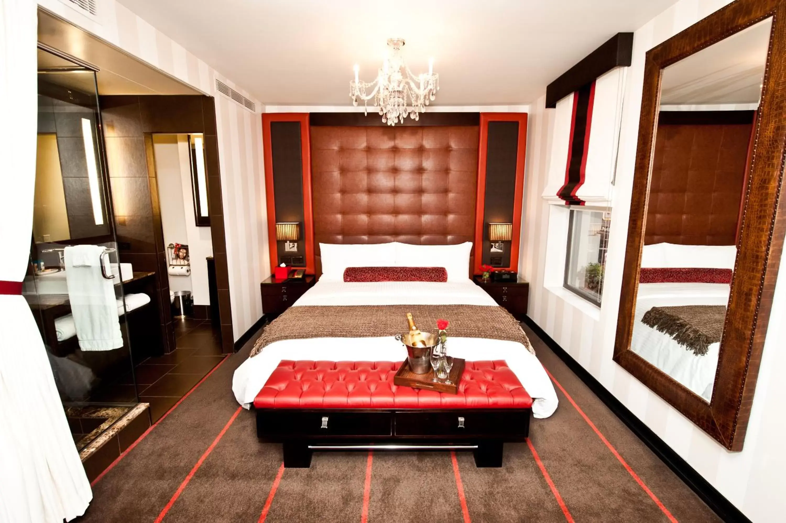Photo of the whole room, Bed in Sanctuary Hotel New York