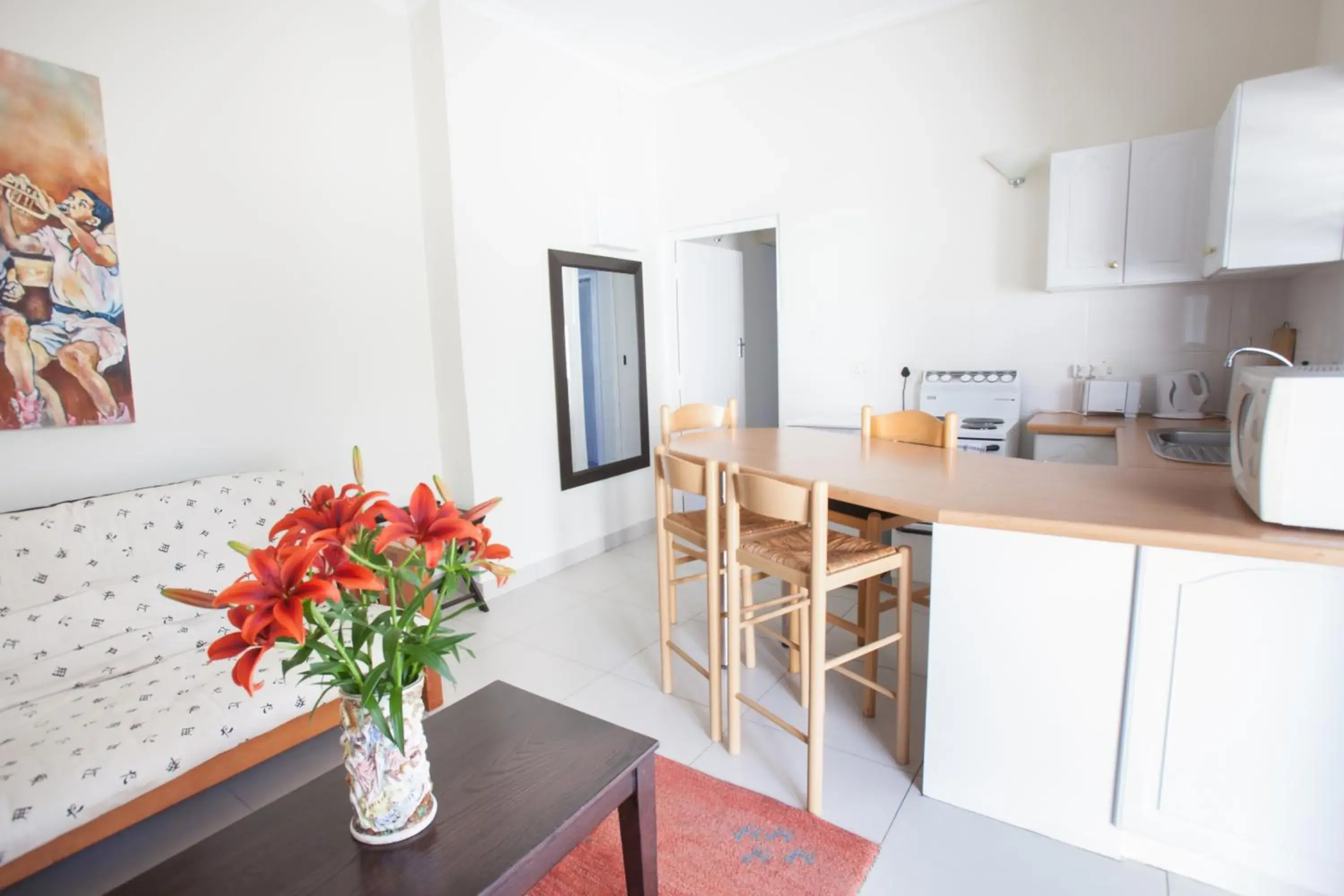 Kitchen/Kitchenette in Brenwin Guest House