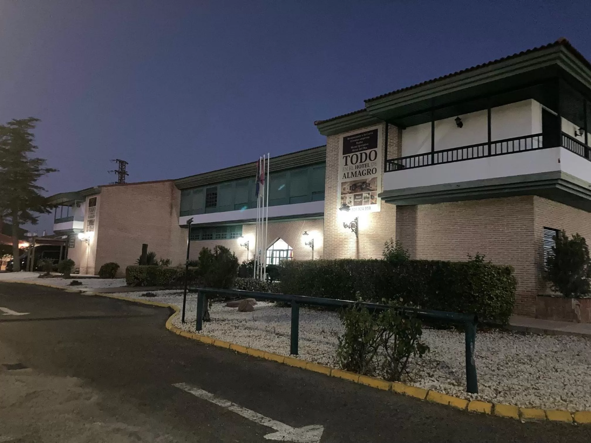 Property building in Hotel Almagro