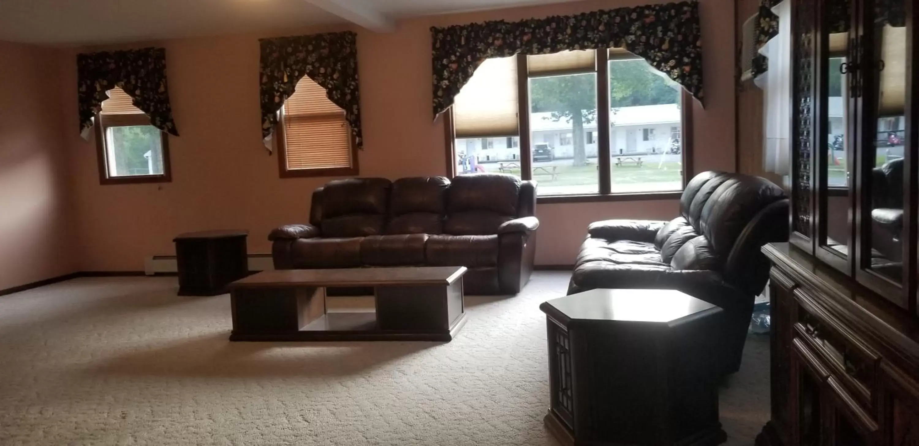 Seating Area in Red Ranch Inn