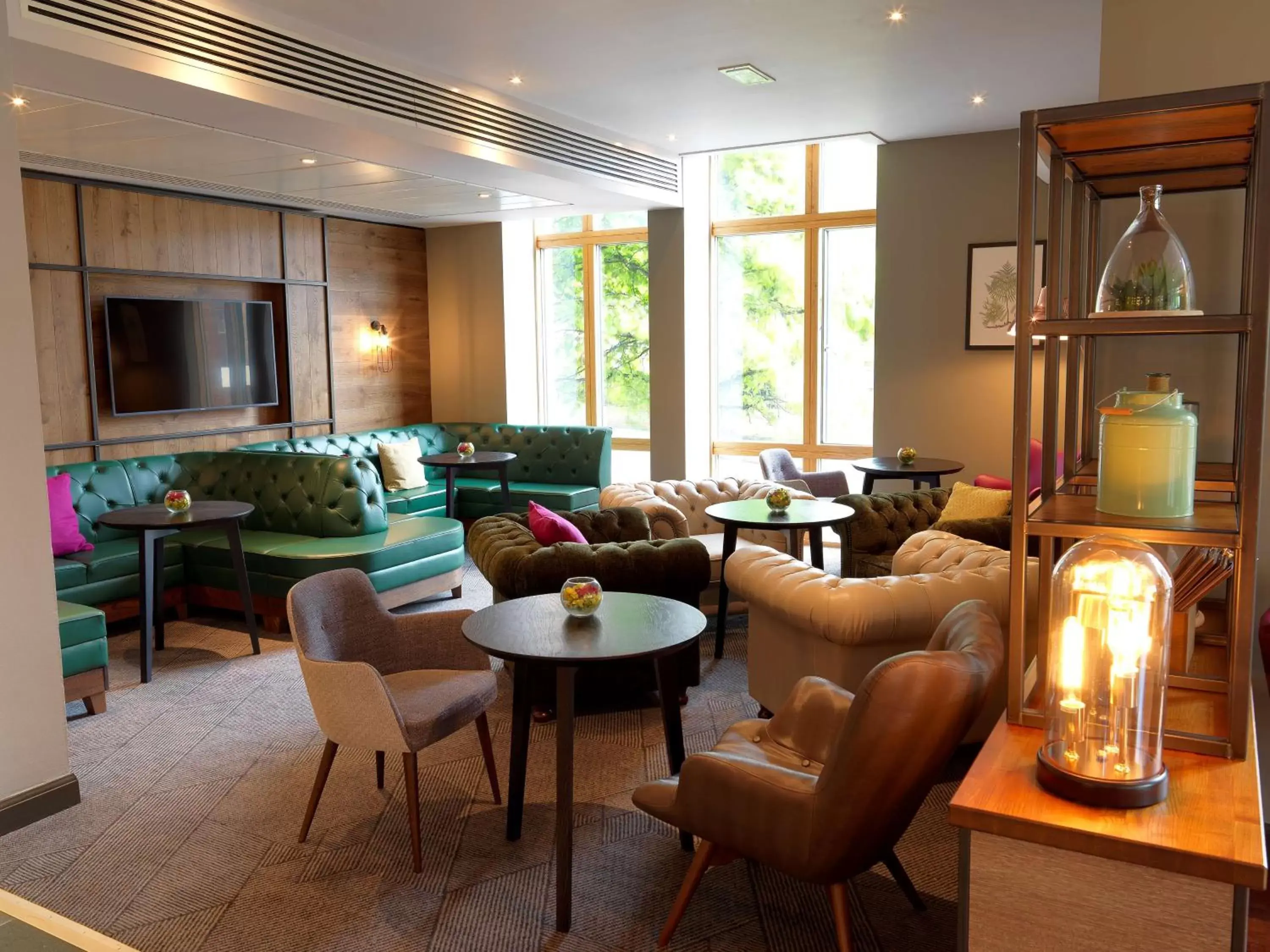 Lounge or bar in Hilton Garden Inn Birmingham Brindley Place