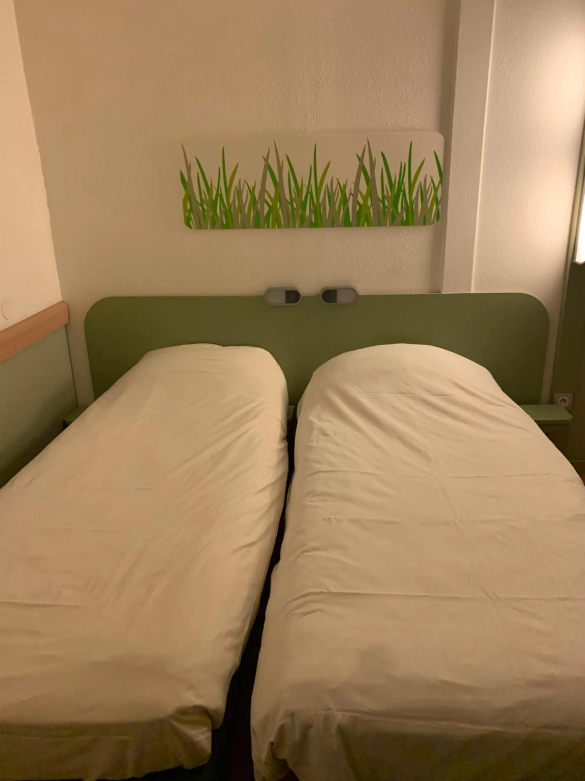 Bed in ibis budget Chambéry Sud Challes Les Eaux