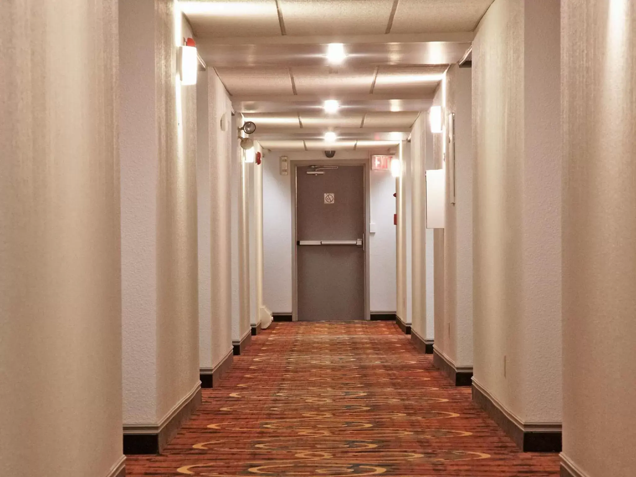 Decorative detail in Colonial Square Inn & Suites