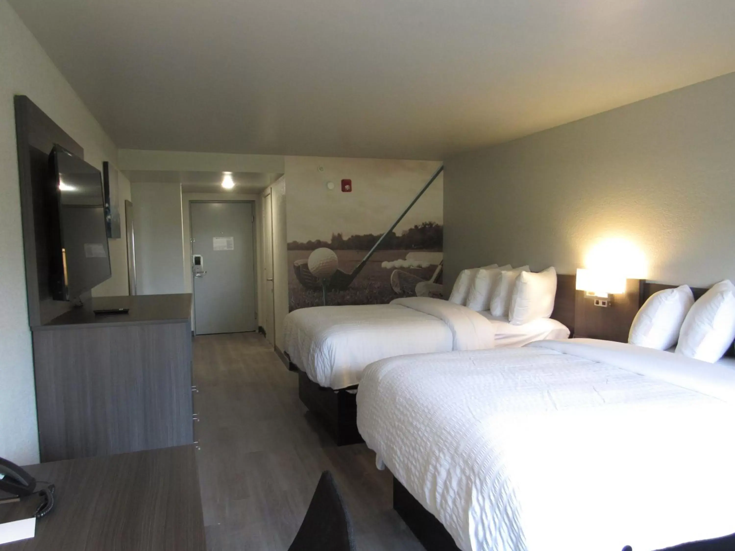 Bedroom, Bed in Clarion Pointe McDonough