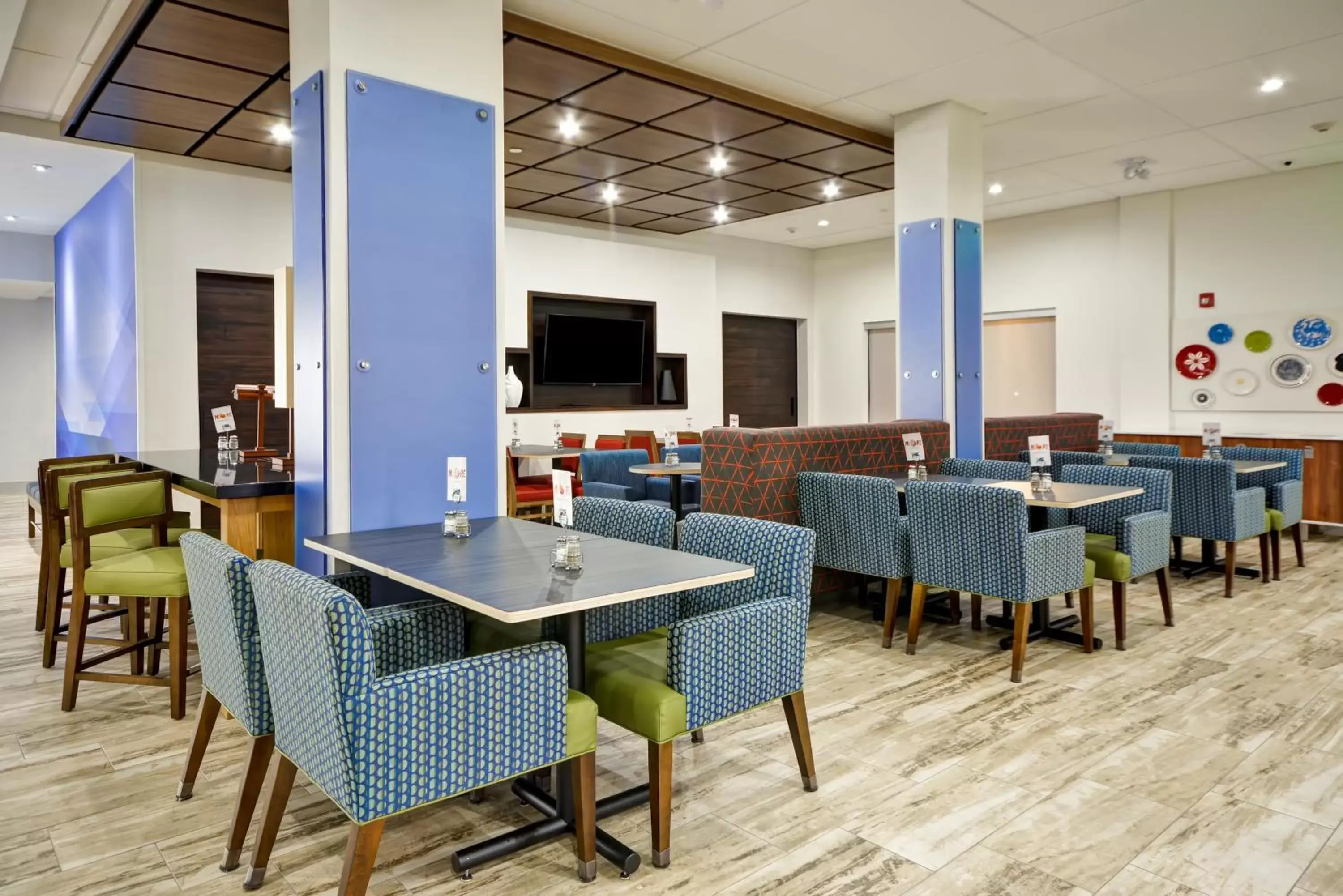 Breakfast, Restaurant/Places to Eat in Holiday Inn Express - Evansville, an IHG Hotel