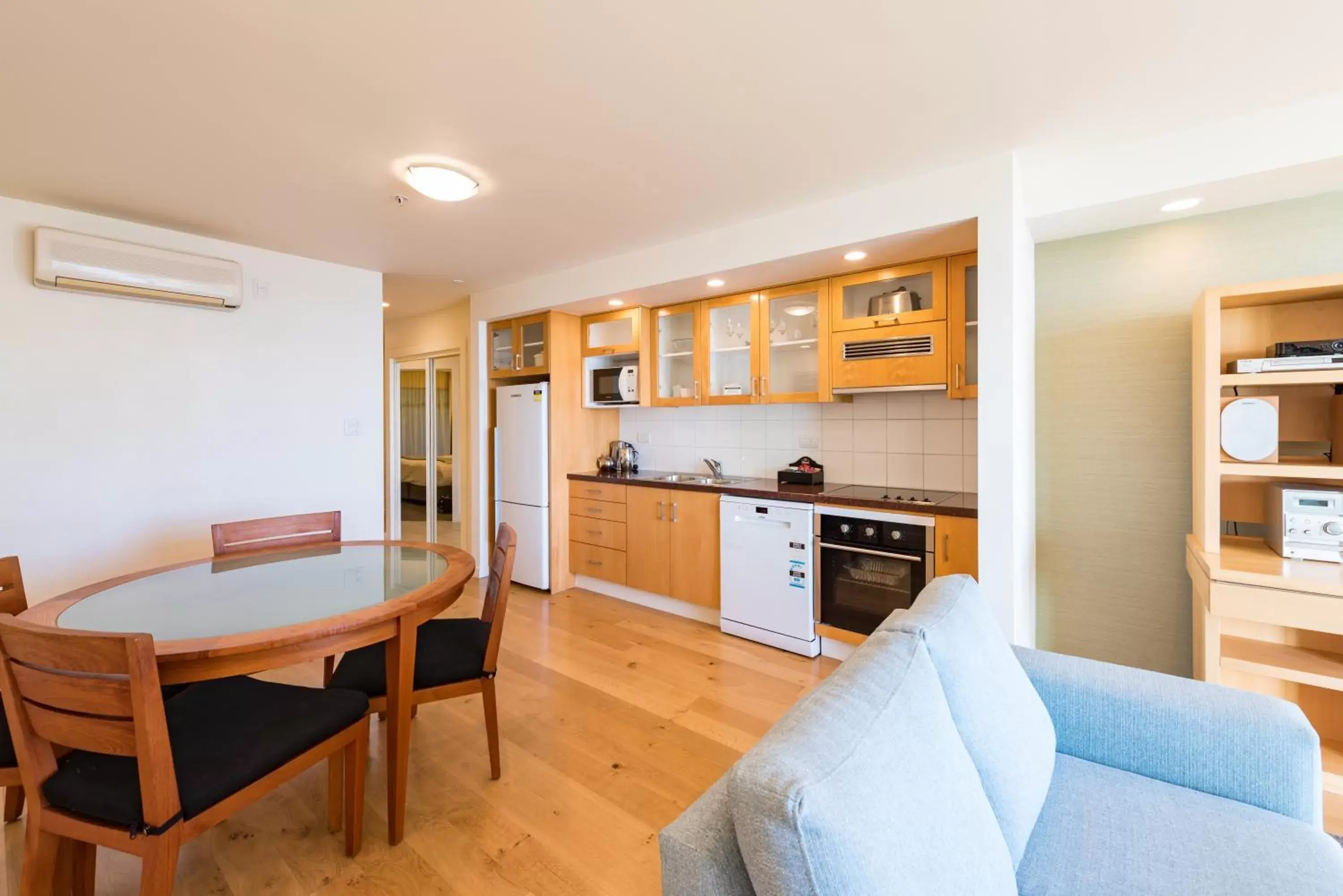 Kitchen/Kitchenette in Paihia Beach Resort & Spa Hotel