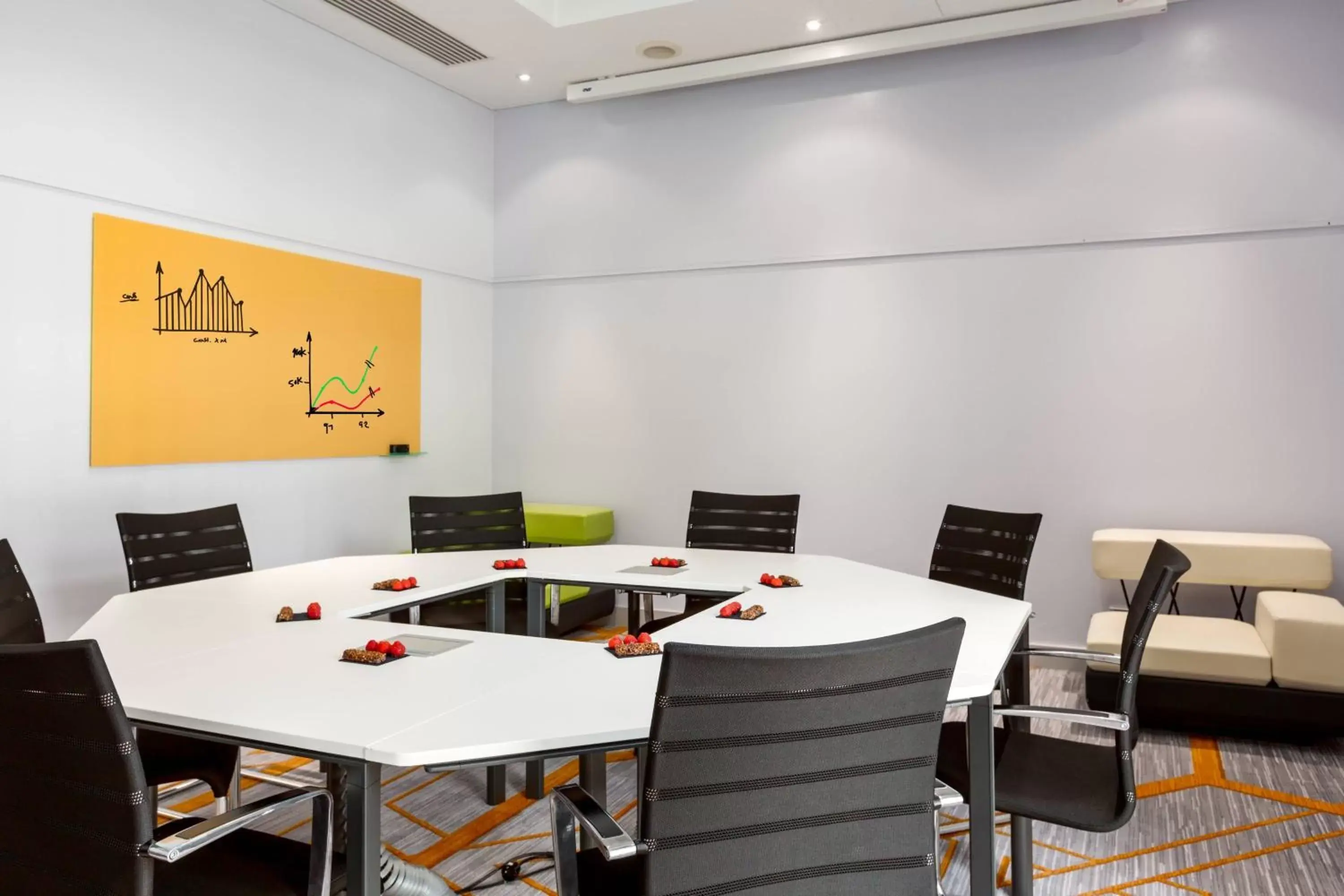 Meeting/conference room in Paris Marriott Charles de Gaulle Airport Hotel