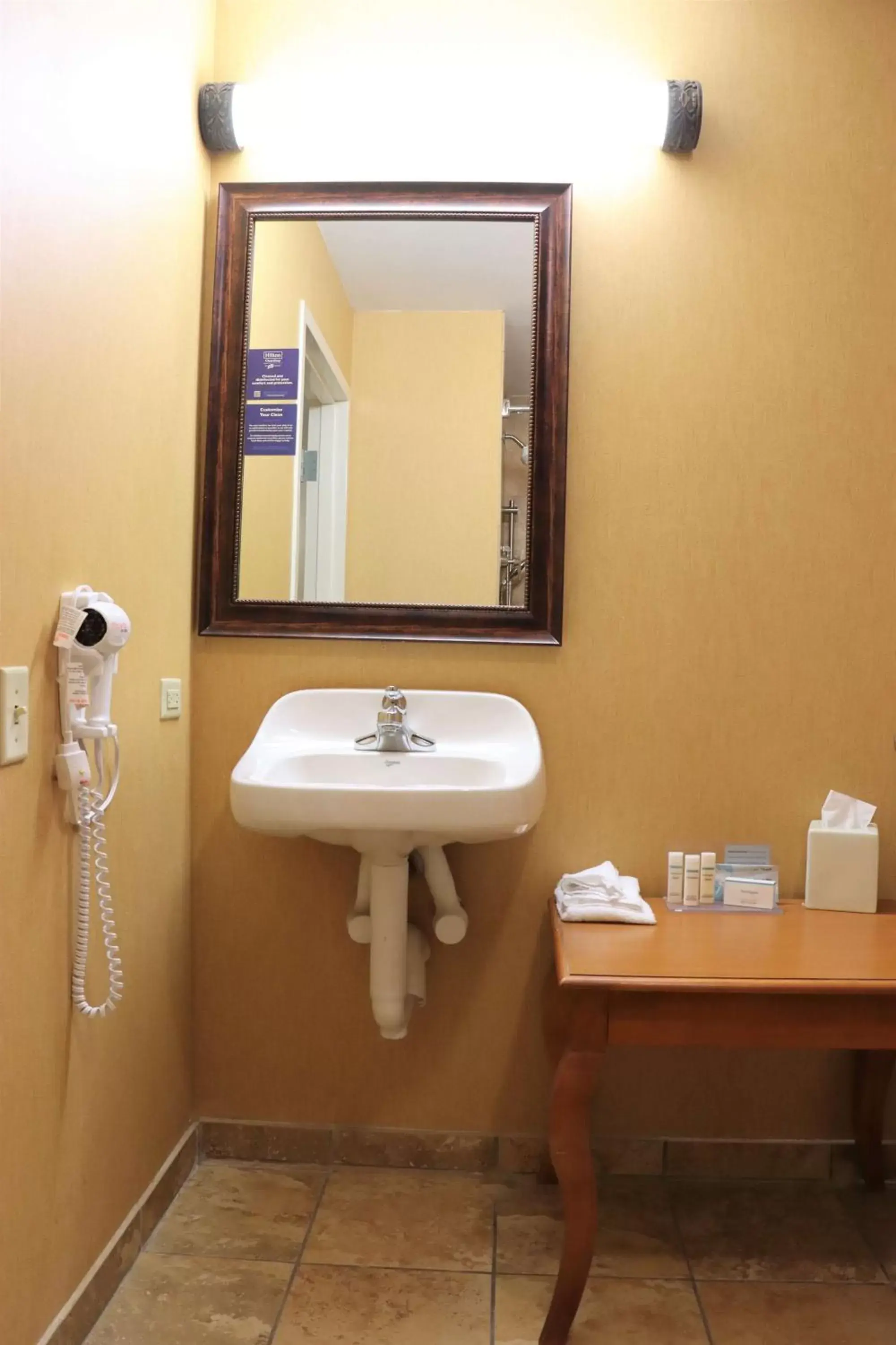 Bathroom in Hampton Inn & Suites Thibodaux