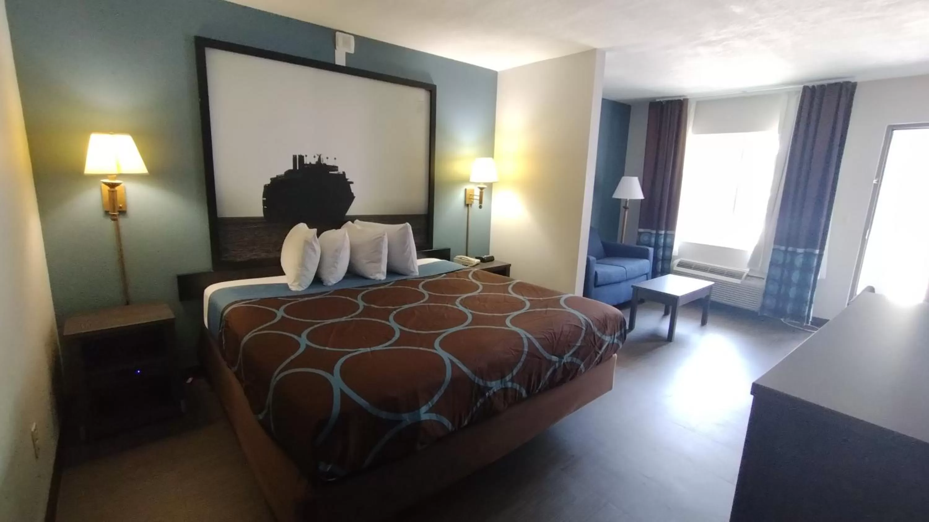 Bed in Super 8 Motel by Wyndham near Fort Lauderdale Arpt