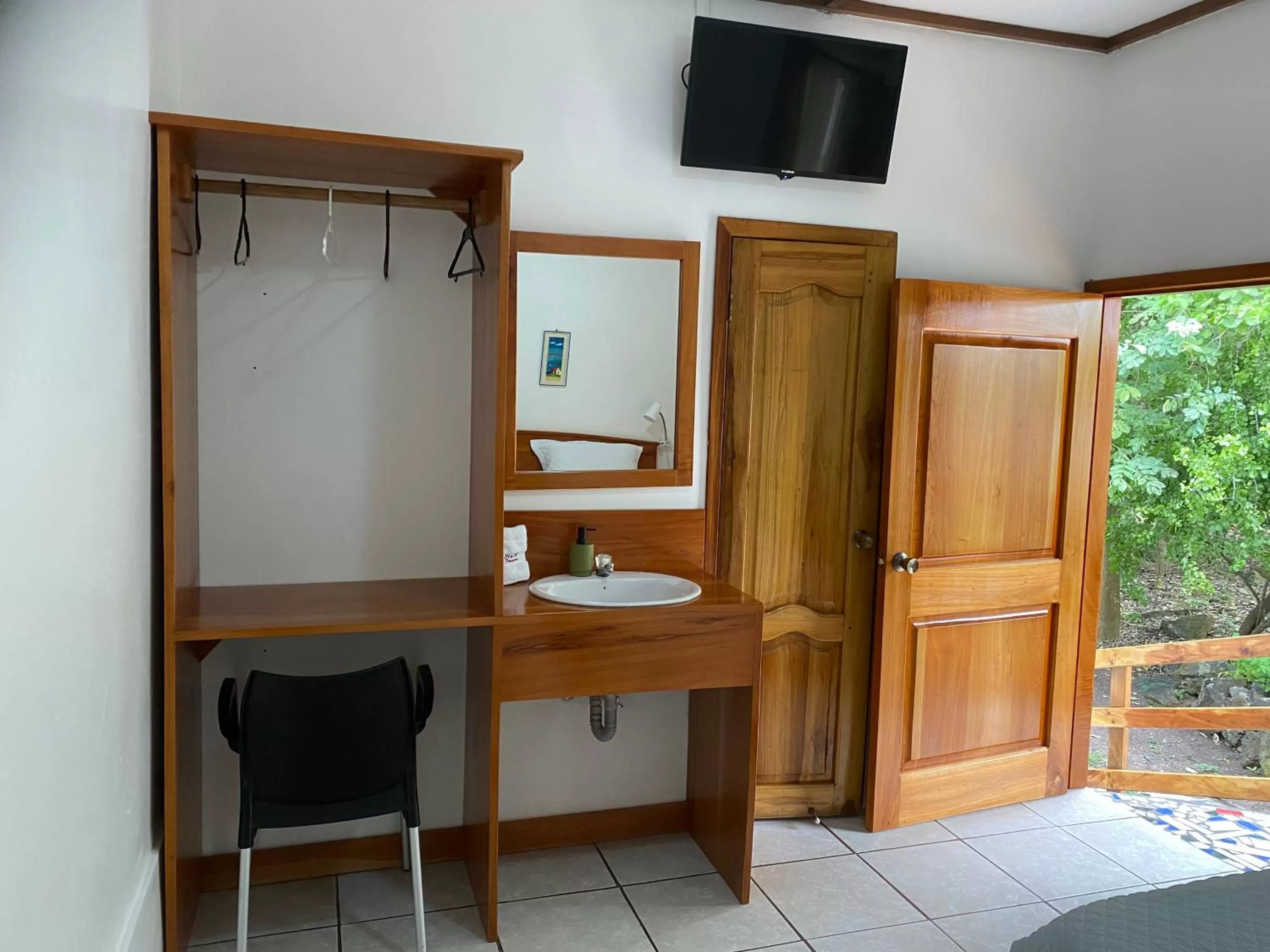 TV and multimedia in La Peregrina Galapagos B&B