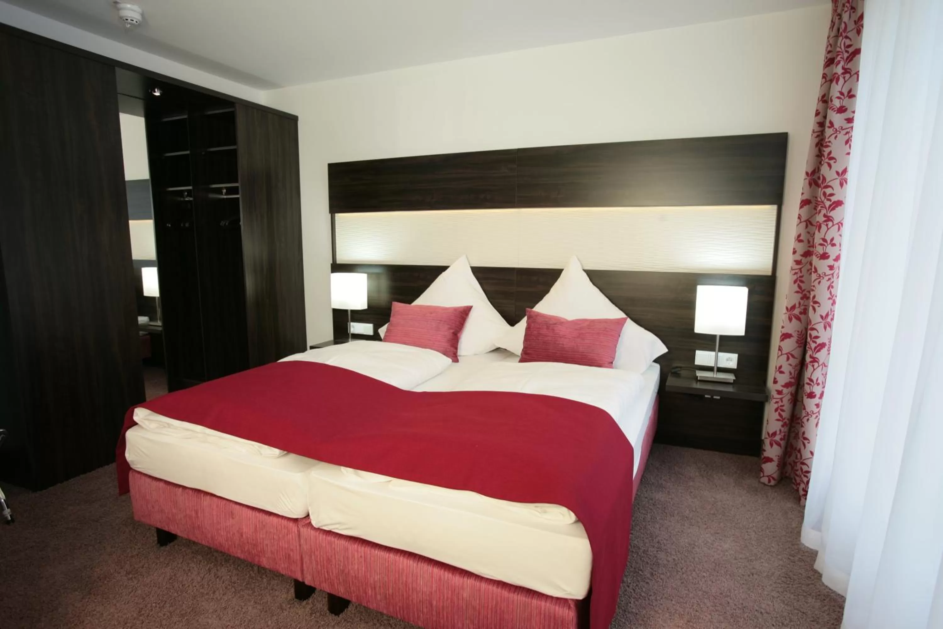 Photo of the whole room, Bed in Hotel Demas City