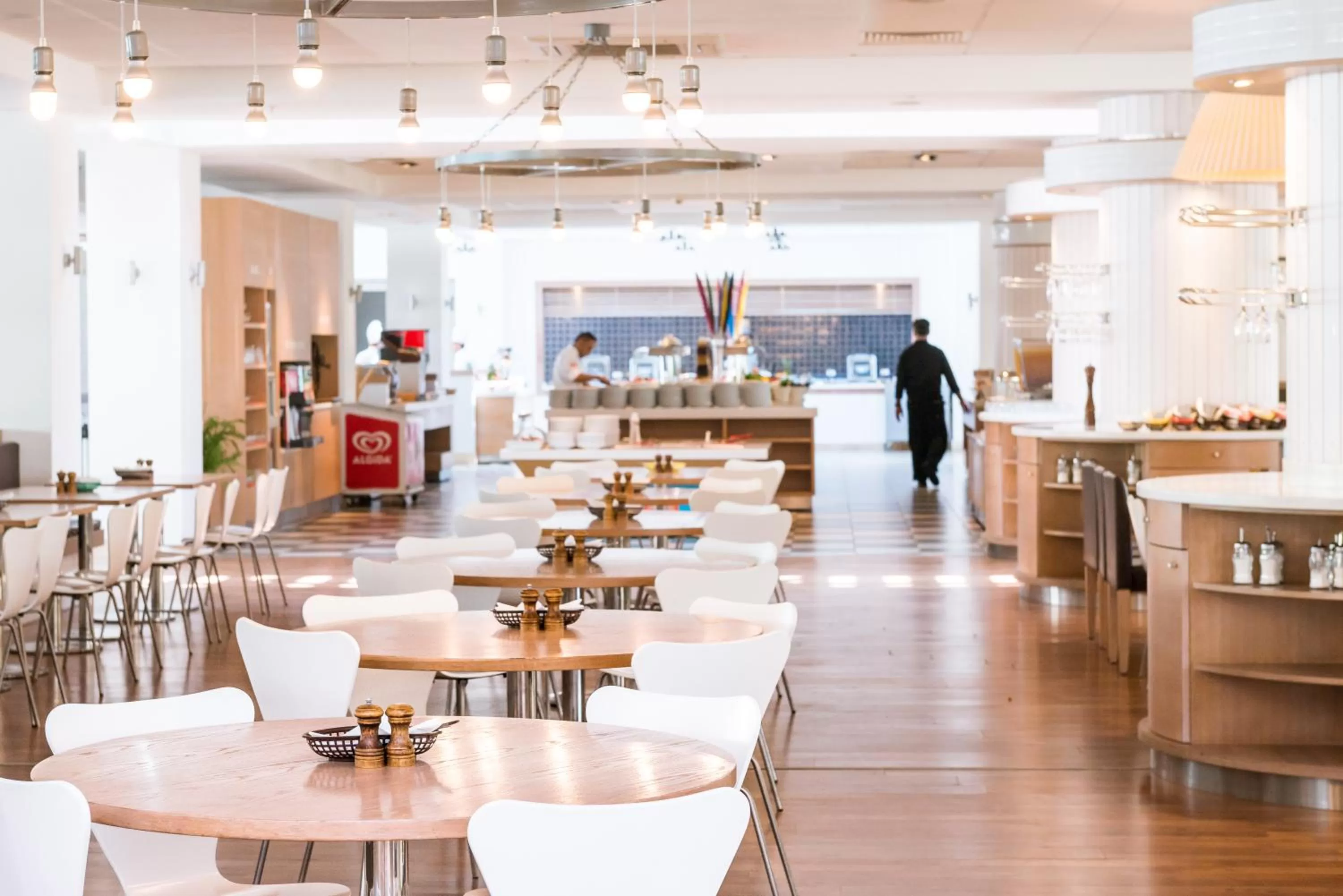 Restaurant/places to eat in Barut B Suites