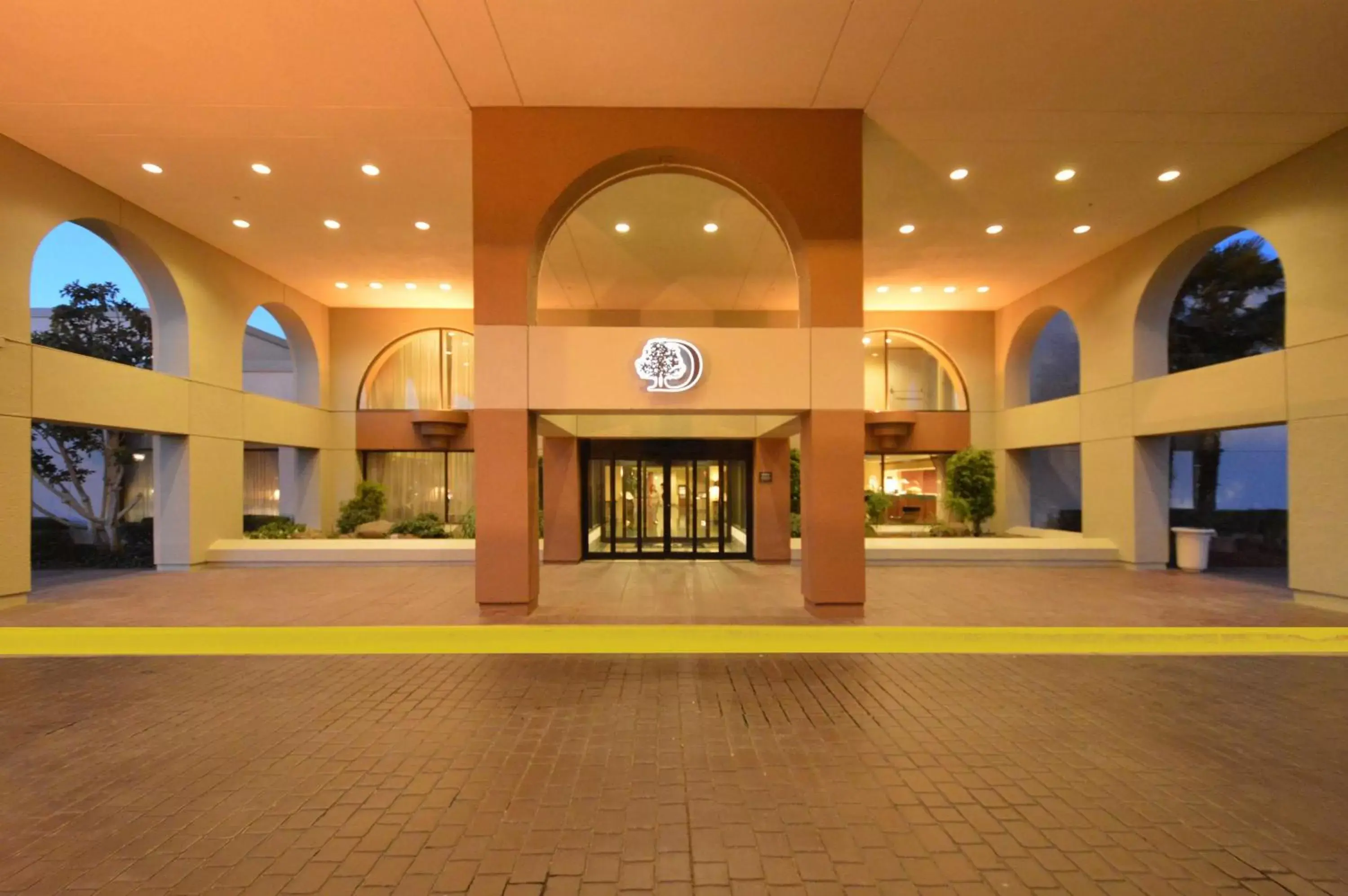Property building, Lobby/Reception in DoubleTree by Hilton Newark-Fremont
