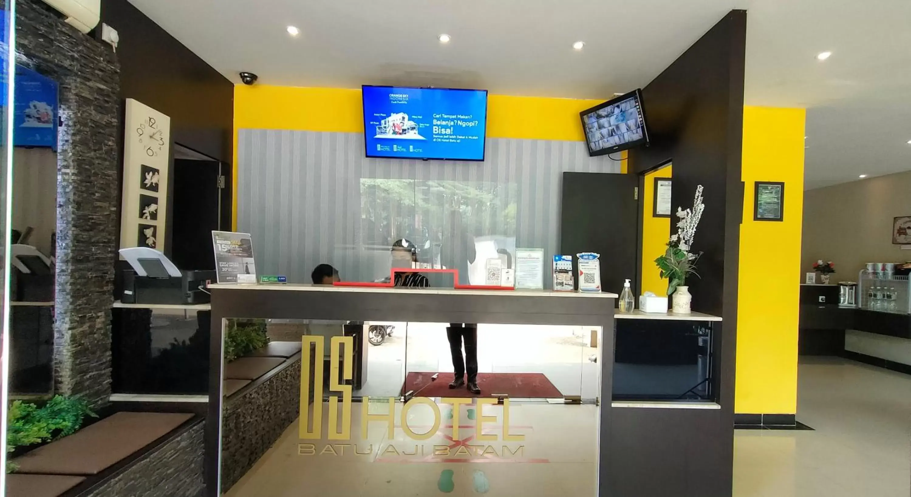 Lobby or reception, Restaurant/Places to Eat in OS Hotel Batu Aji Batam