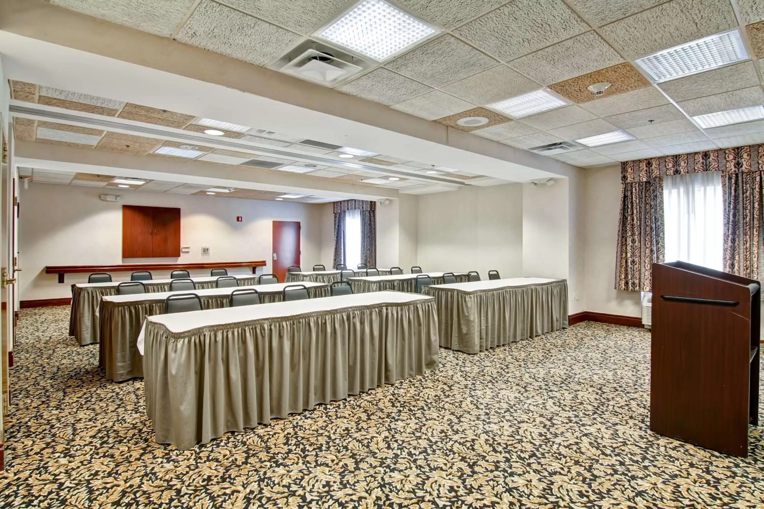 Meeting/conference room in Hampton Inn & Suites Leesburg