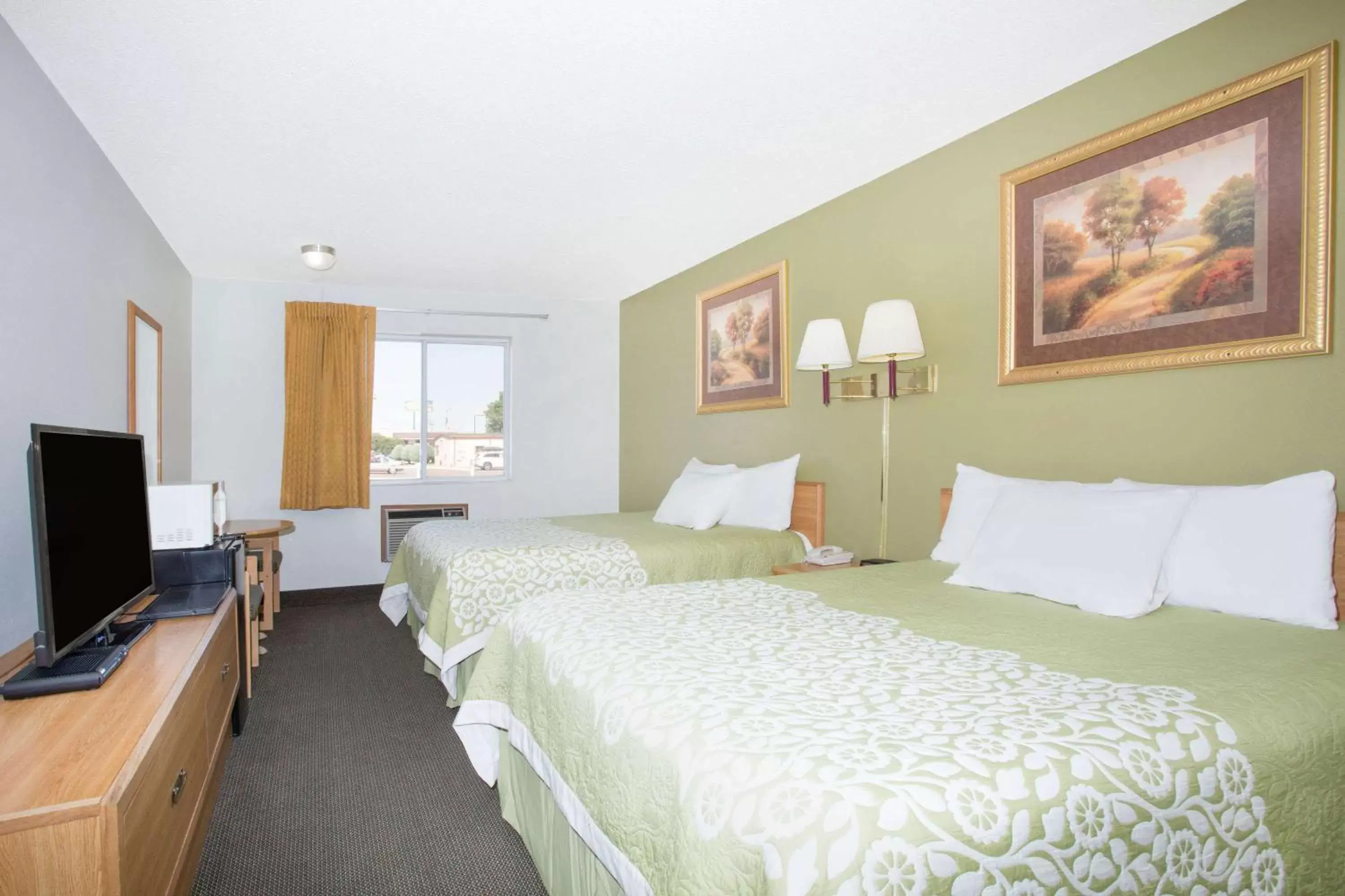 Photo of the whole room, Bed in Days Inn by Wyndham Ogallala