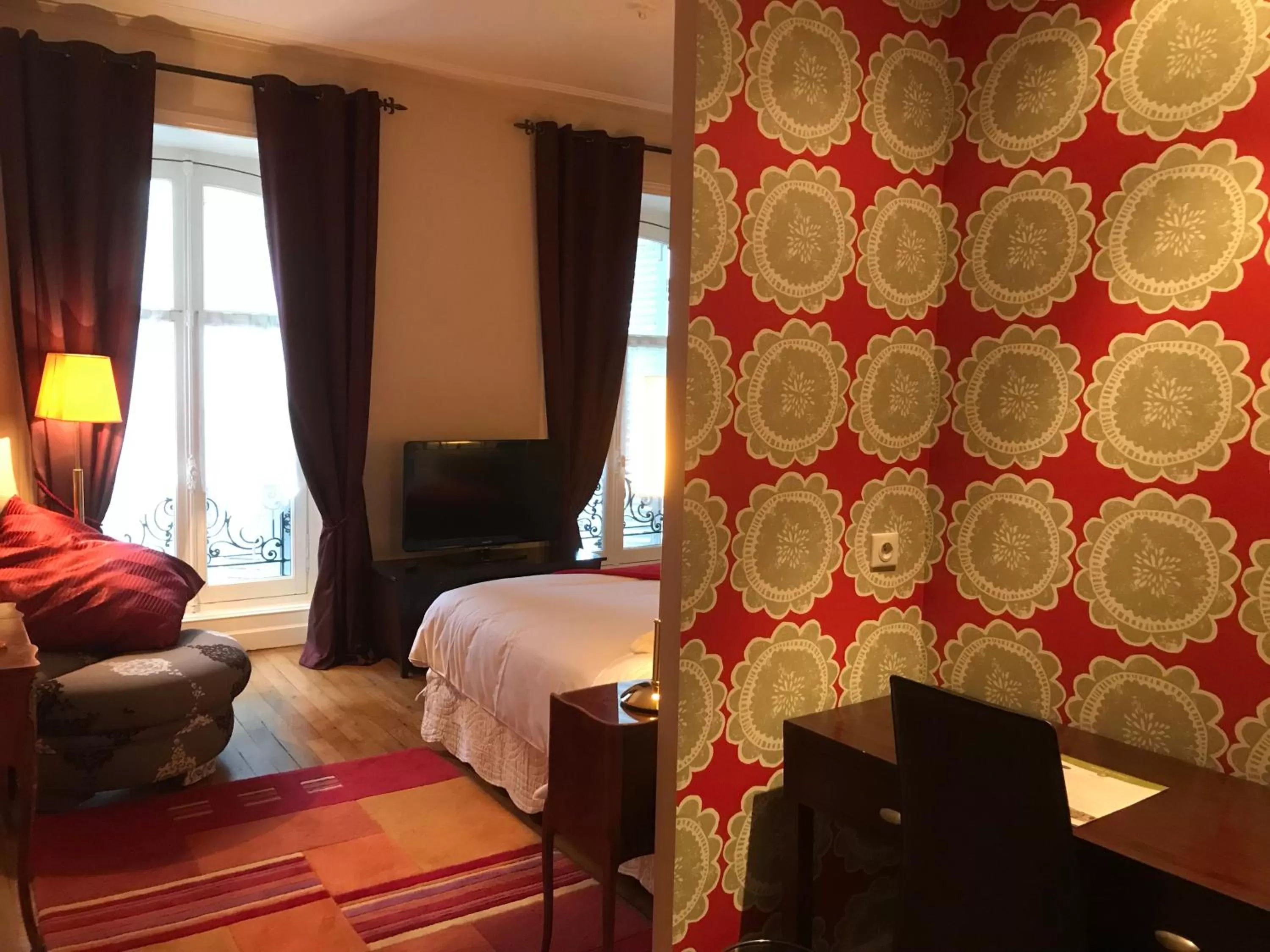 Decorative detail, Bed in Le Jardin des Lys