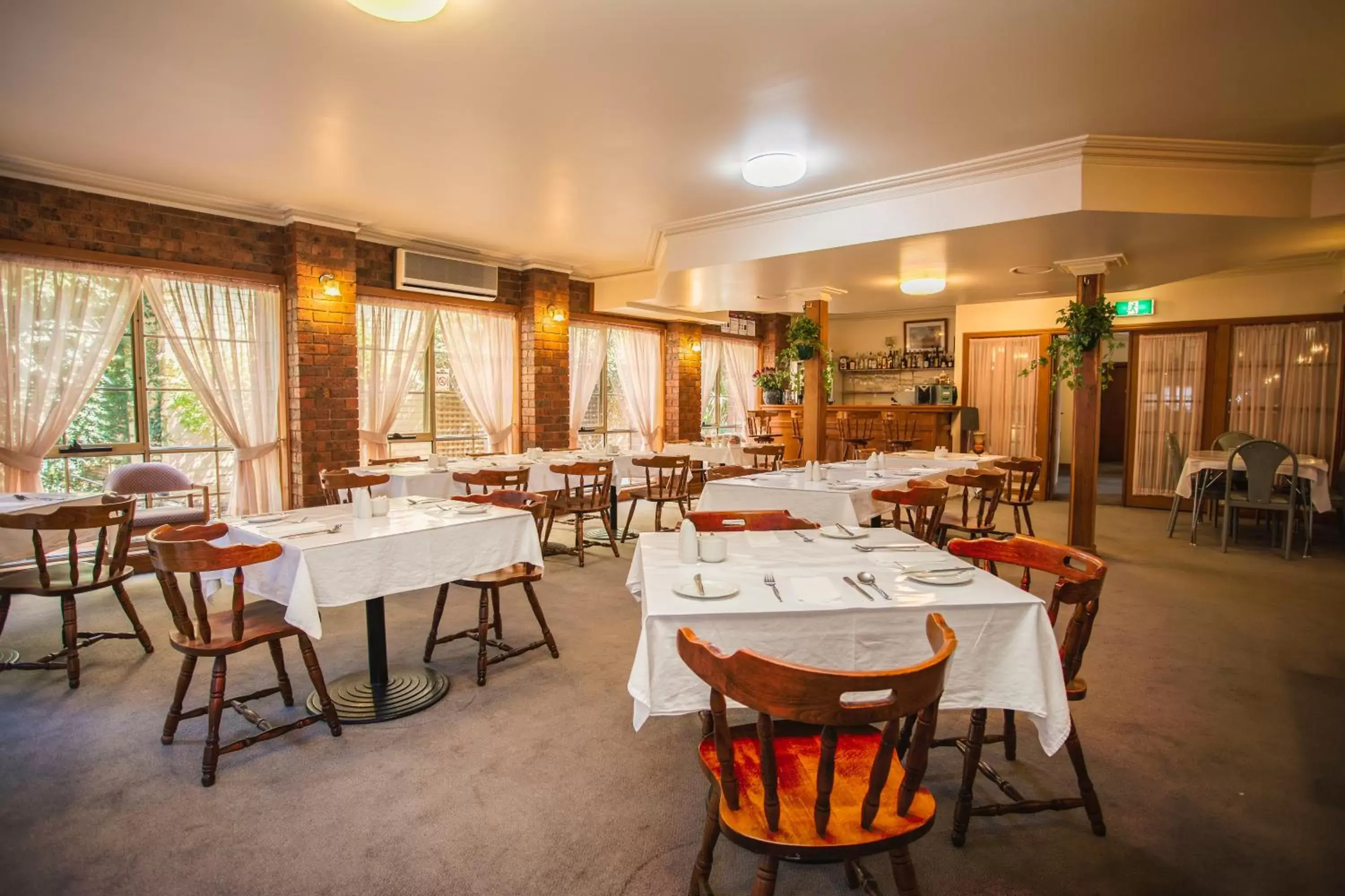 Restaurant/Places to Eat in St Georges Motor Inn