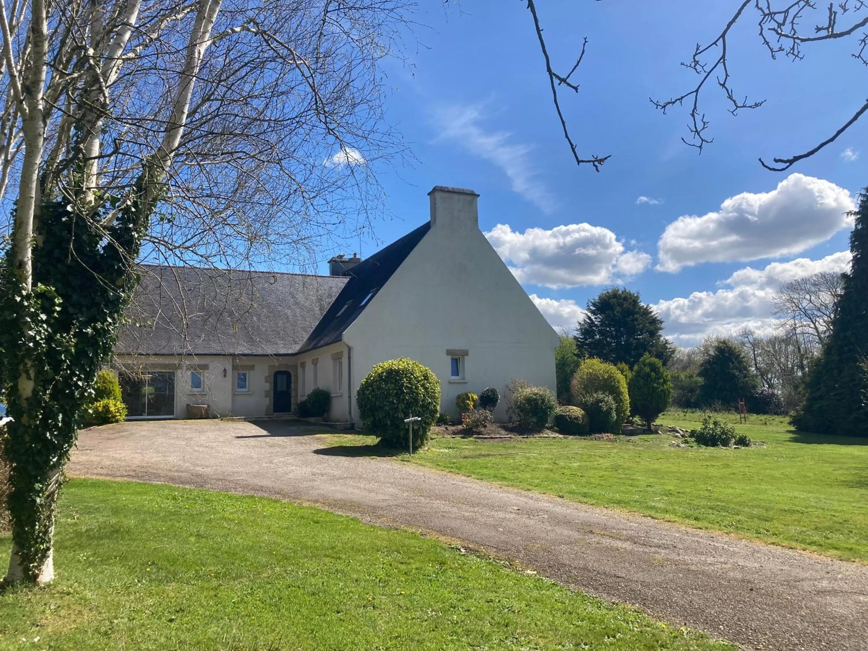 Garden, Property Building in Chambre privée-Kermoal