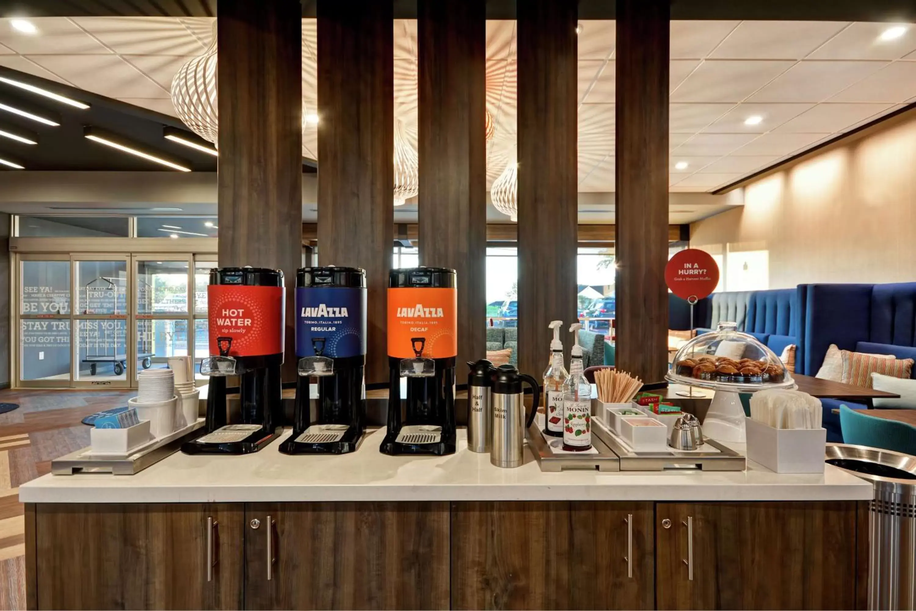 Dining area, Restaurant/Places to Eat in Tru By Hilton Denver, PA