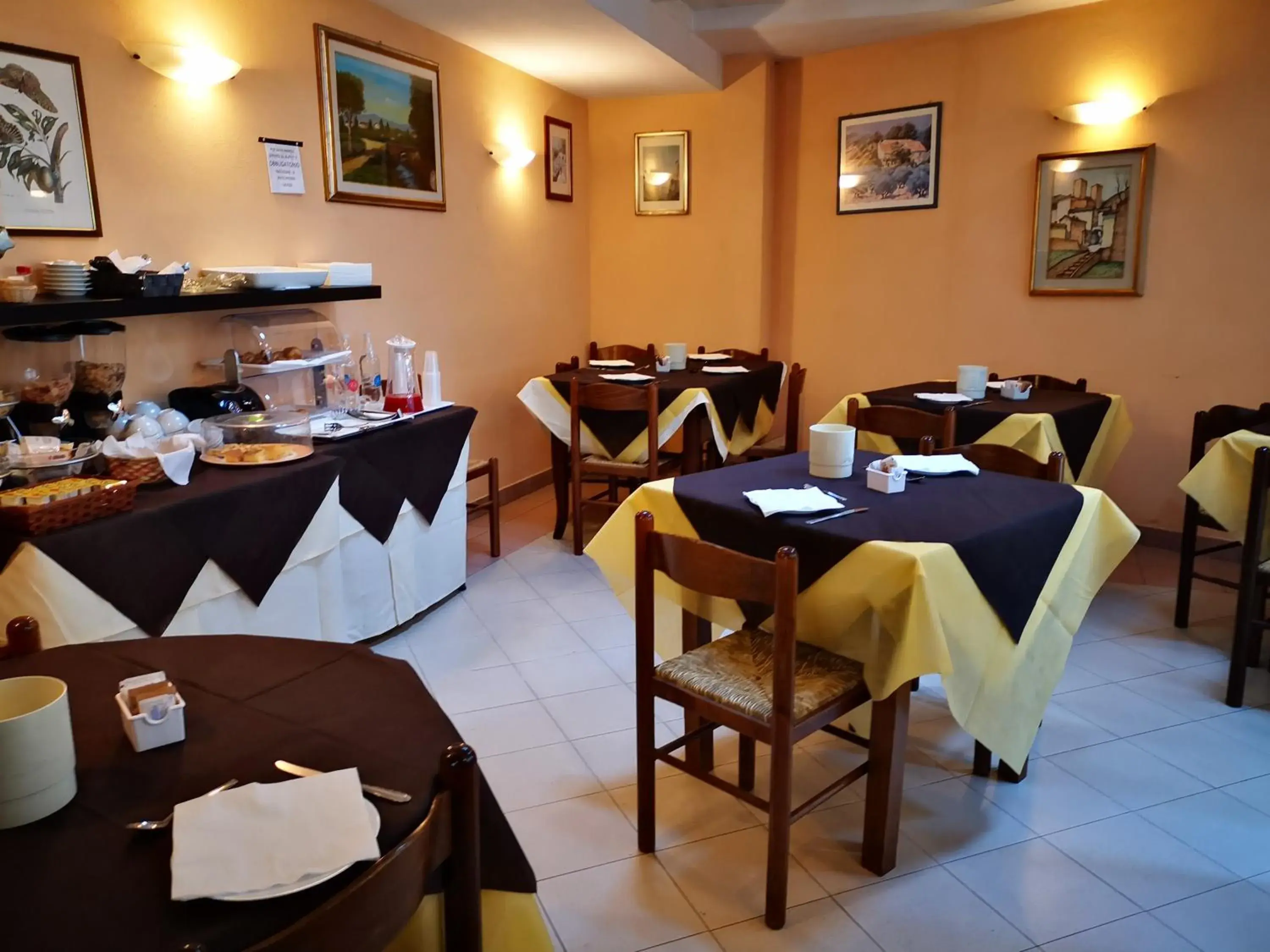 Breakfast, Restaurant/Places to Eat in Osteria dei Locandieri