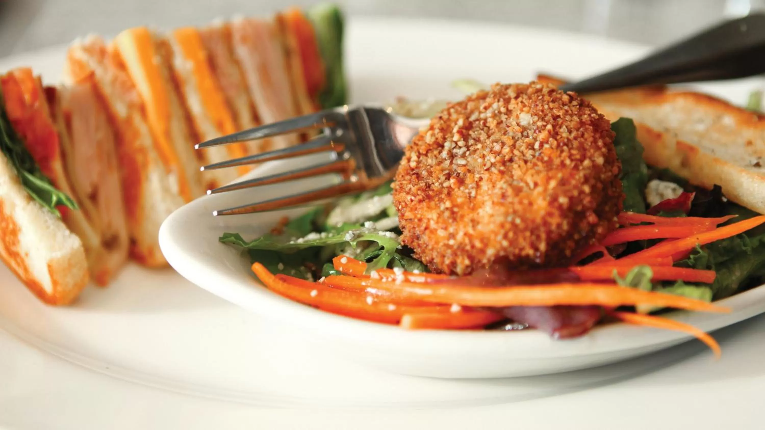 Restaurant/places to eat in Holiday Inn Cincinnati North West Chester by IHG