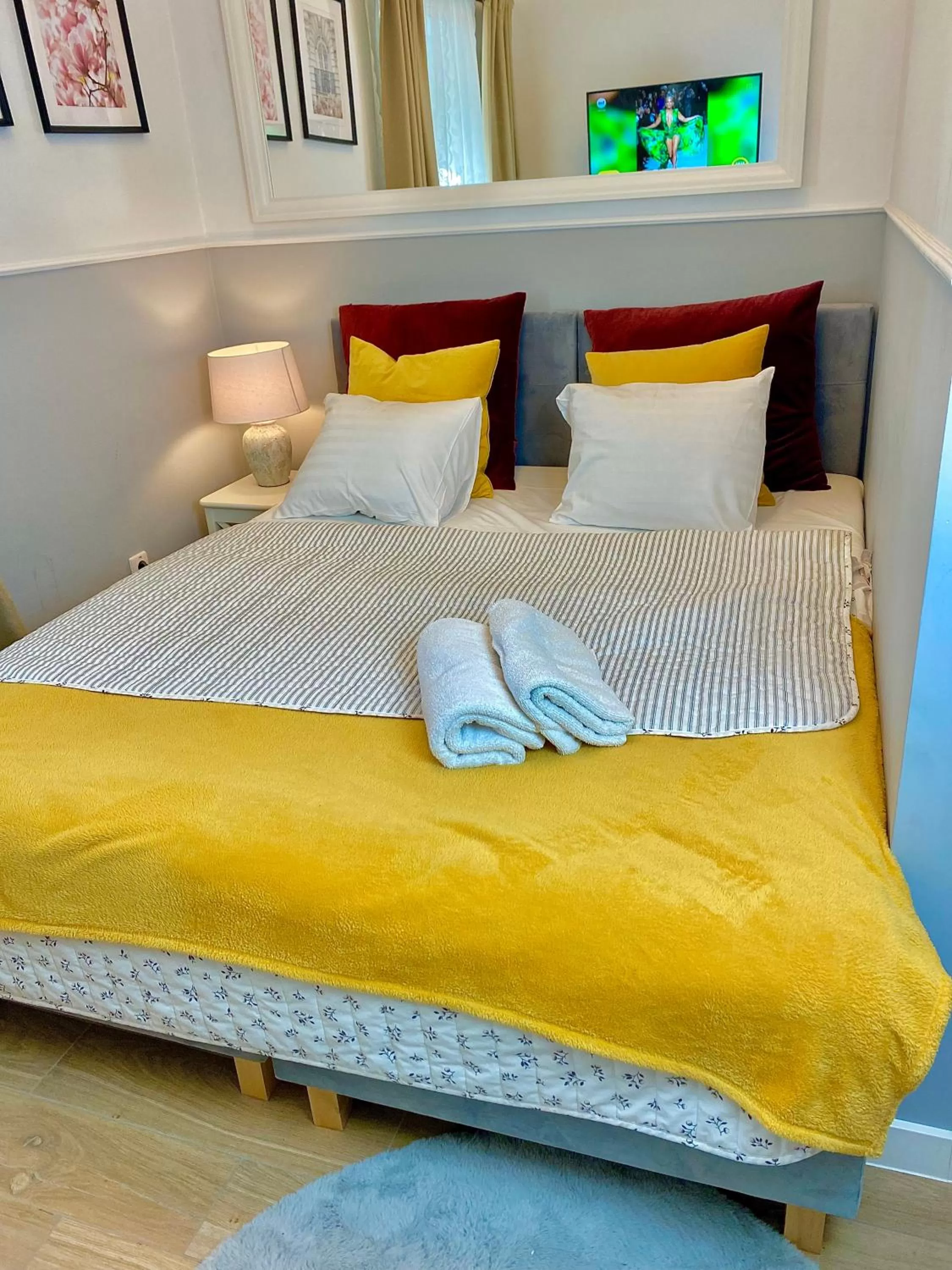 Bed in Pokoje w Starej Karczmie - by Upstairs