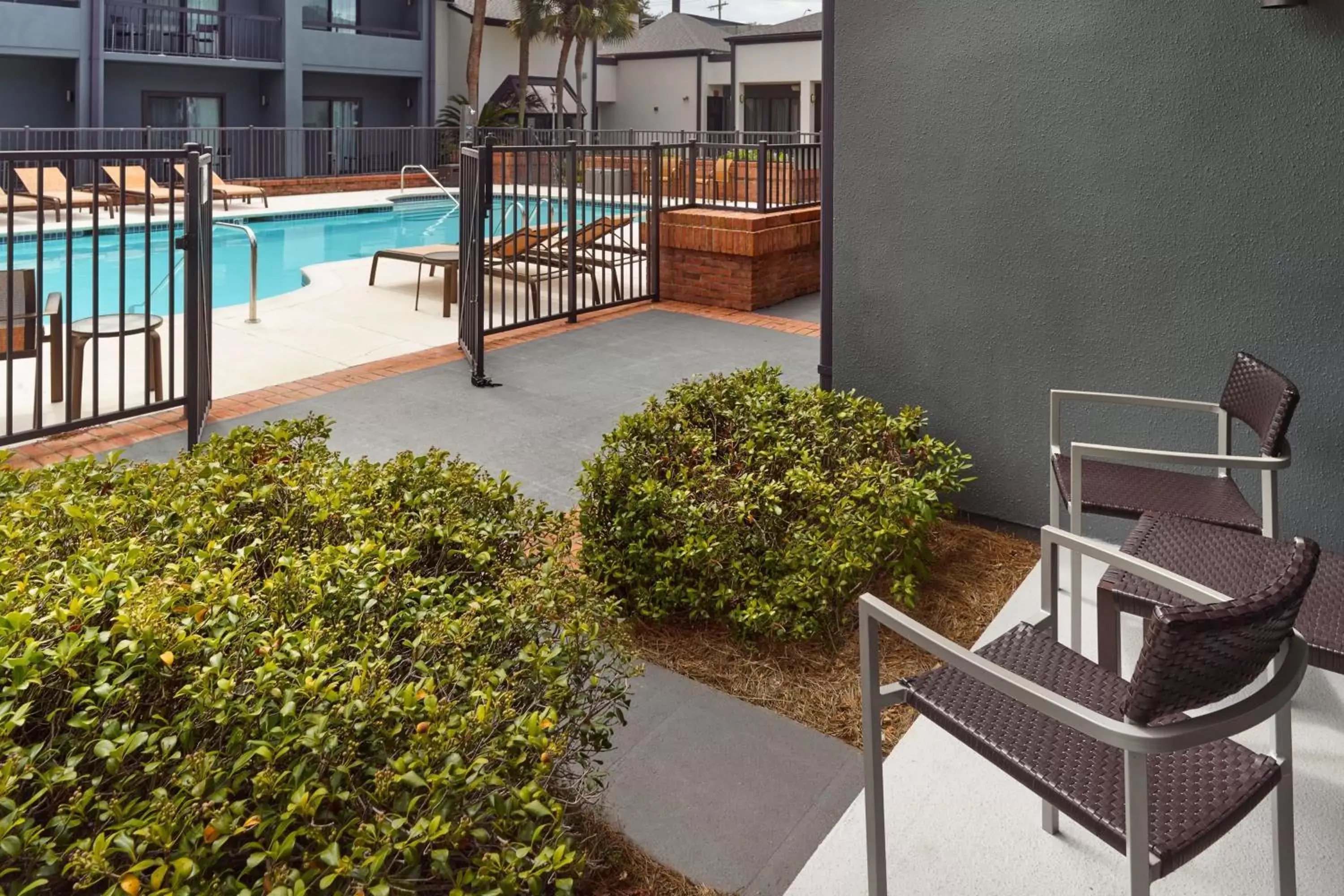 Swimming Pool in Courtyard by Marriott Tallahassee Downtown/Capital