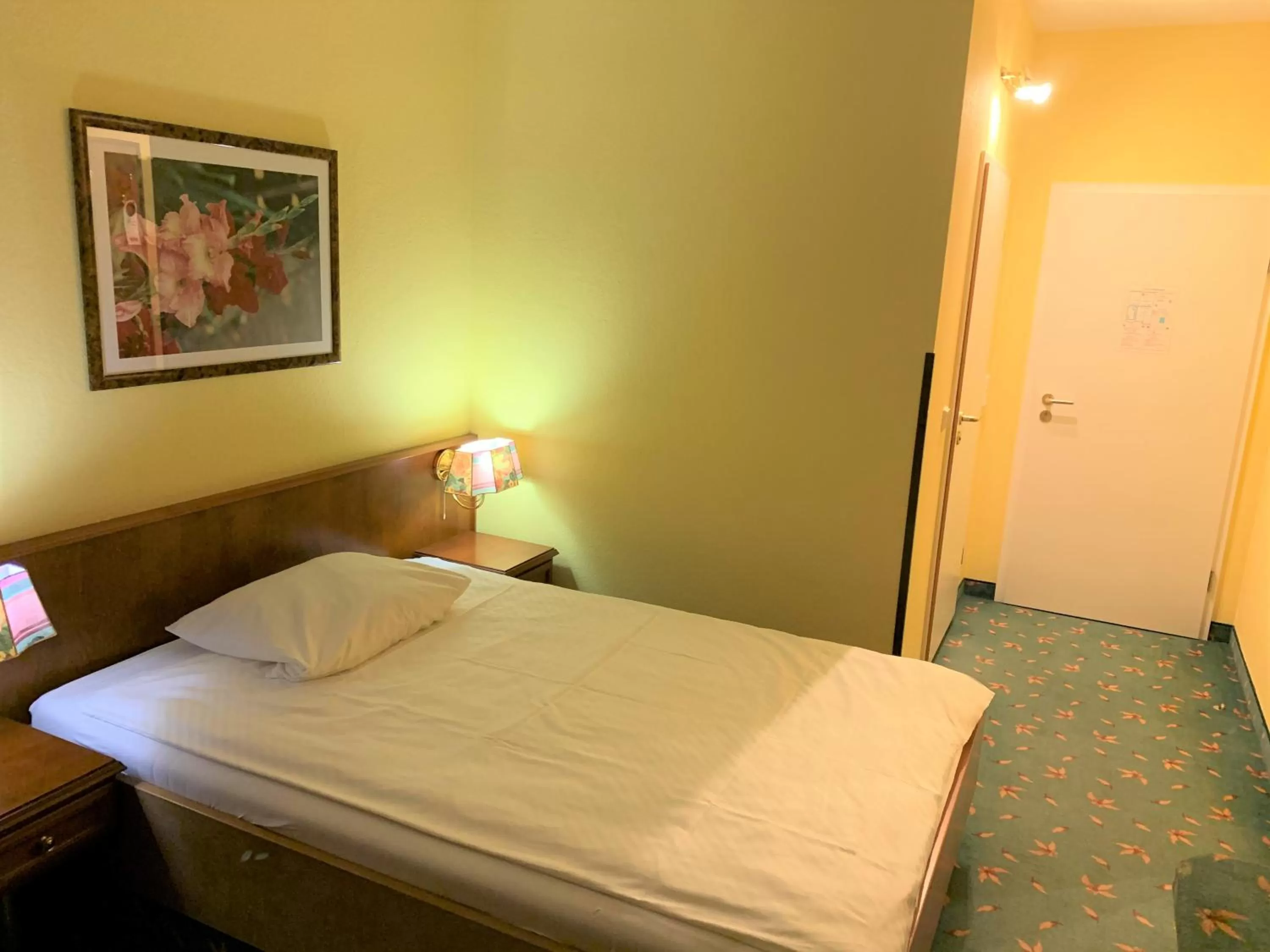 Photo of the whole room, Bed in Brandiser Parkhotel