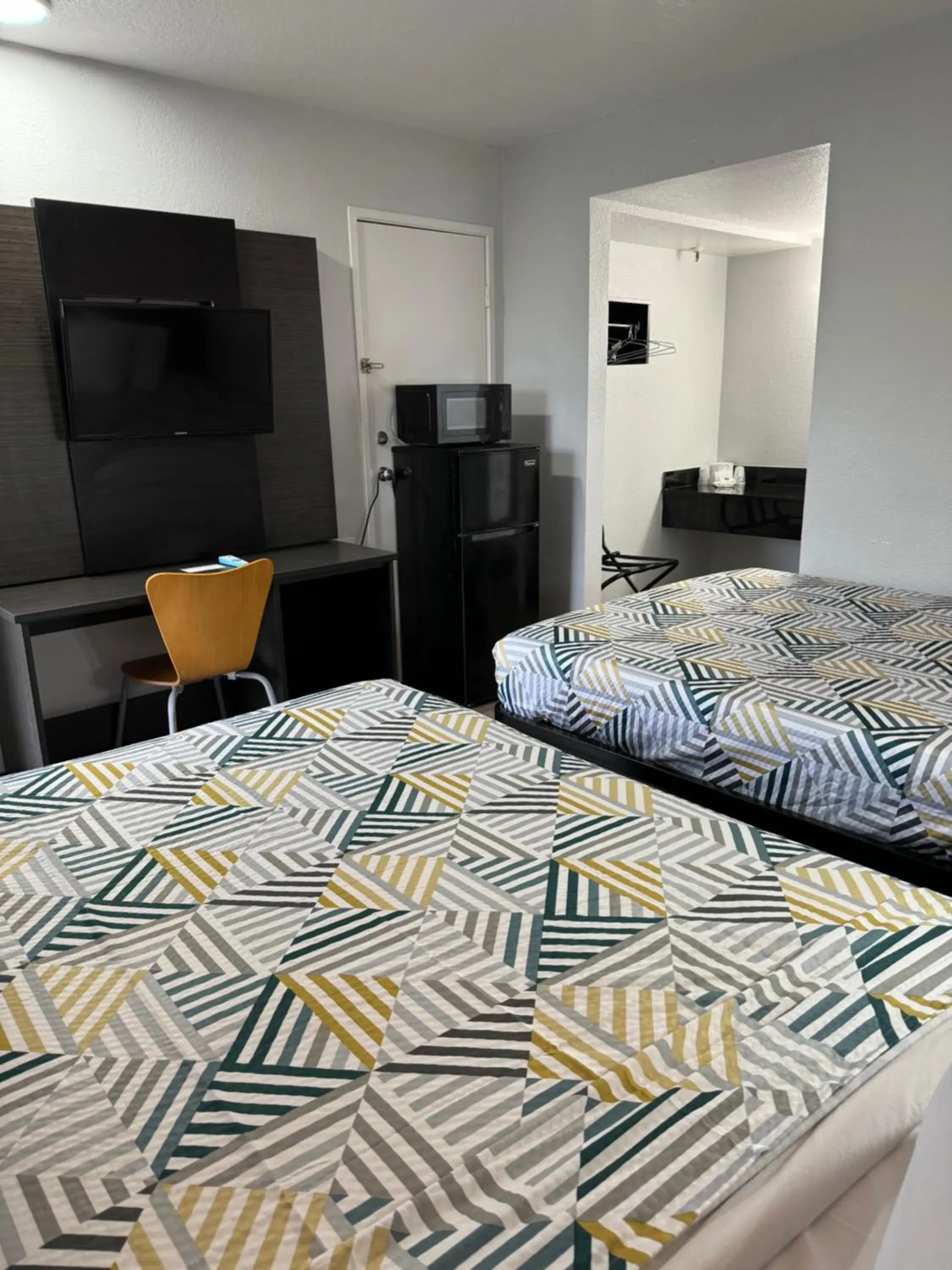 Bed in Motel 6-Bradenton, FL