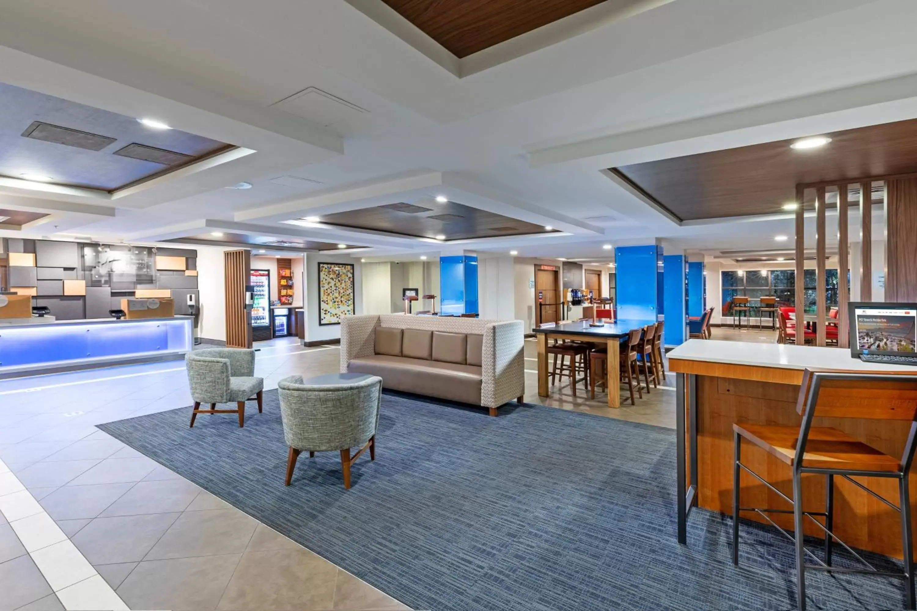 Lobby or reception in Holiday Inn Express Hotel & Suites Picayune, an IHG Hotel