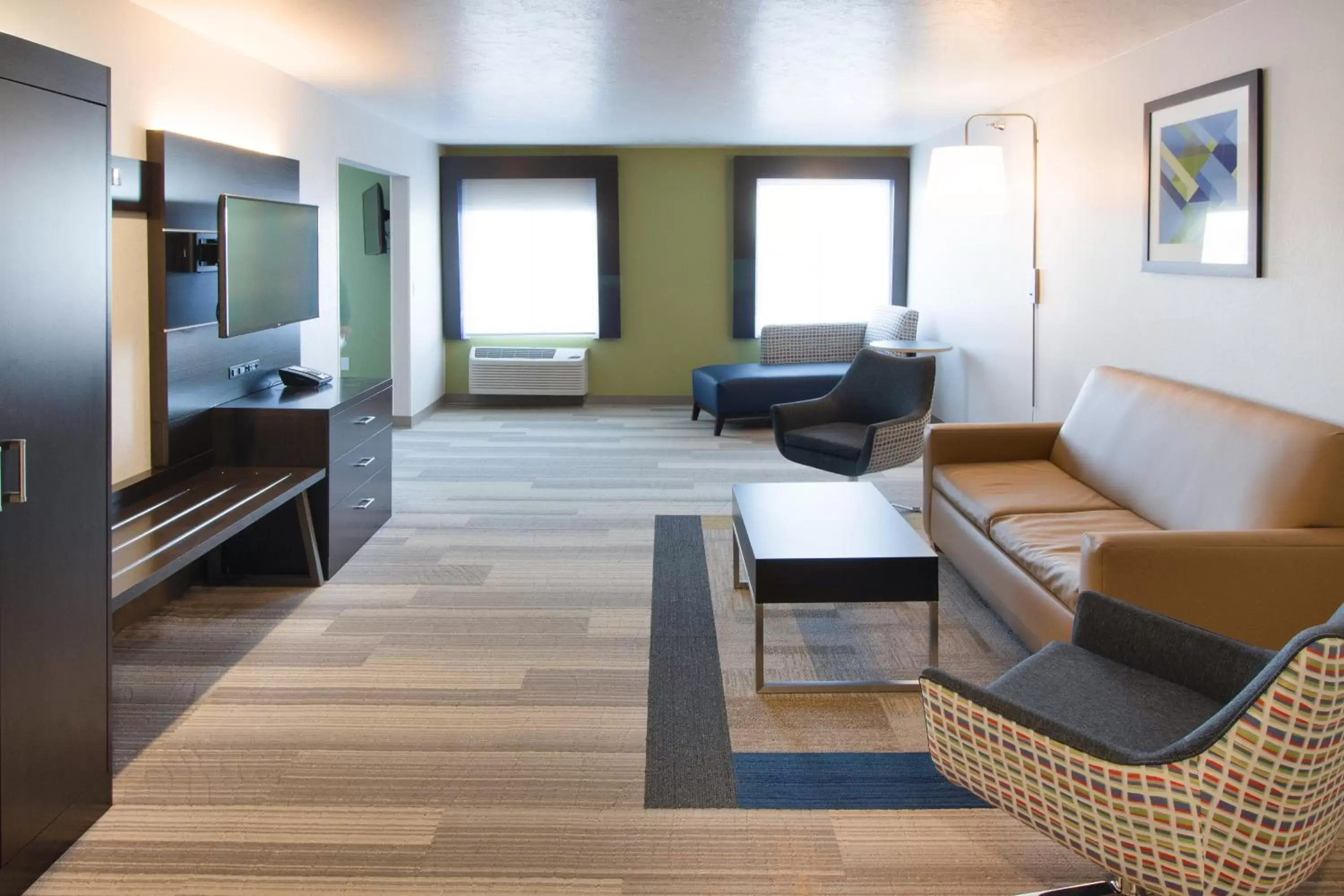 Seating Area in Holiday Inn Express & Suites - Worthington, an IHG Hotel