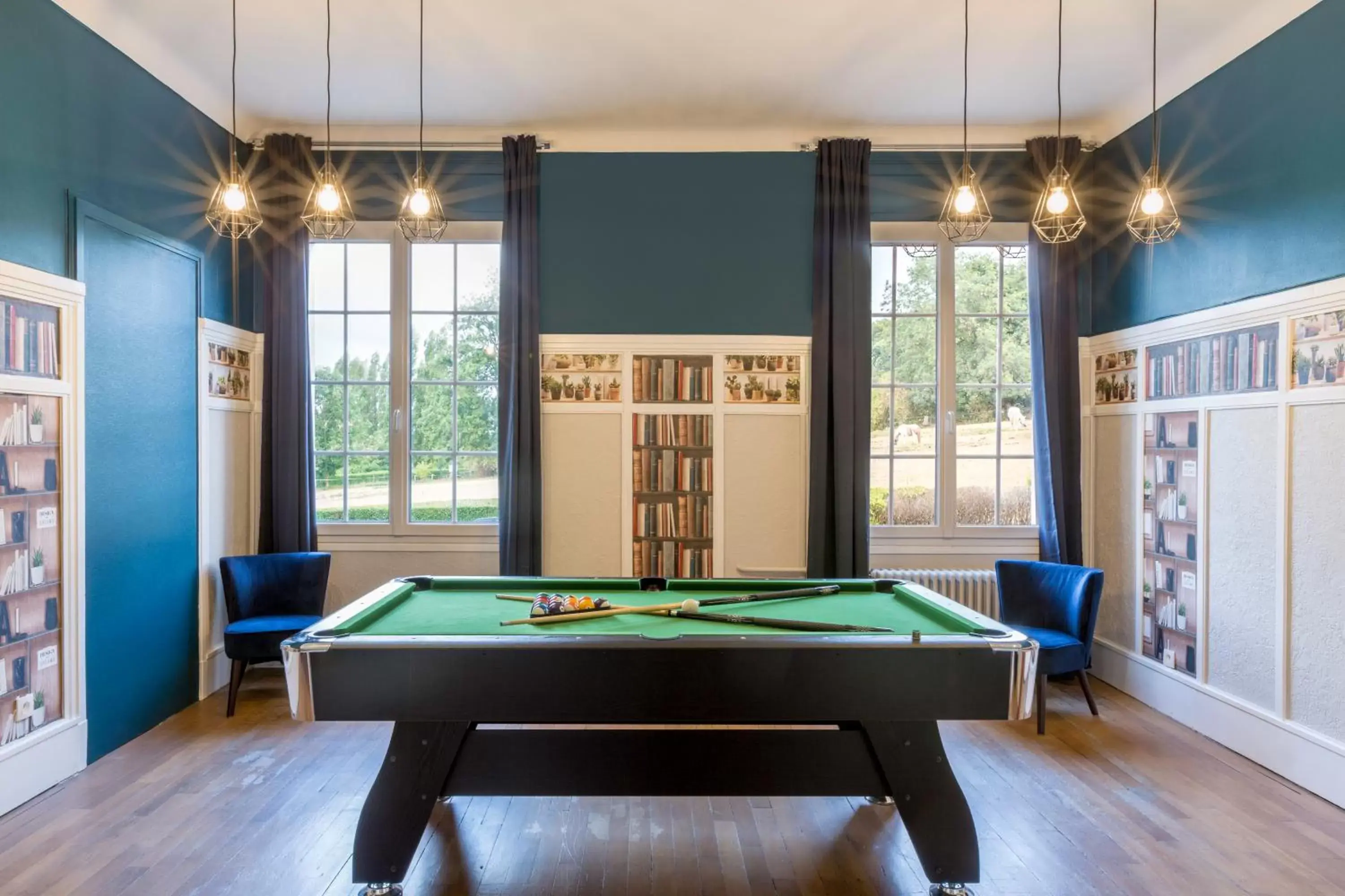 Billiards in Sure Hotel by Best Western Port Jérome - Le Havre