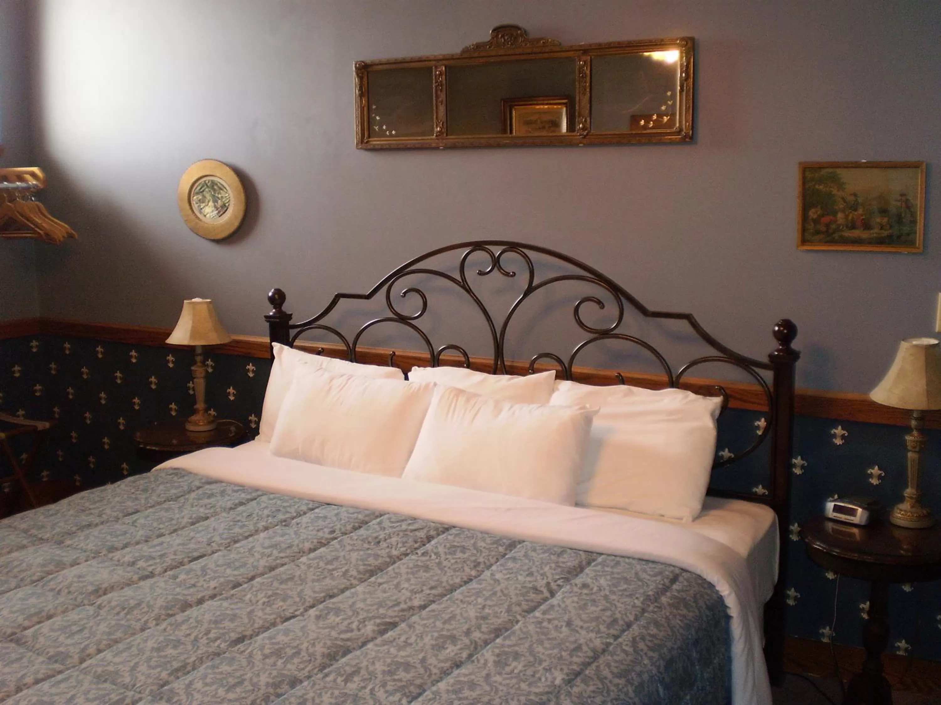 Bed in Hotel Millersburg