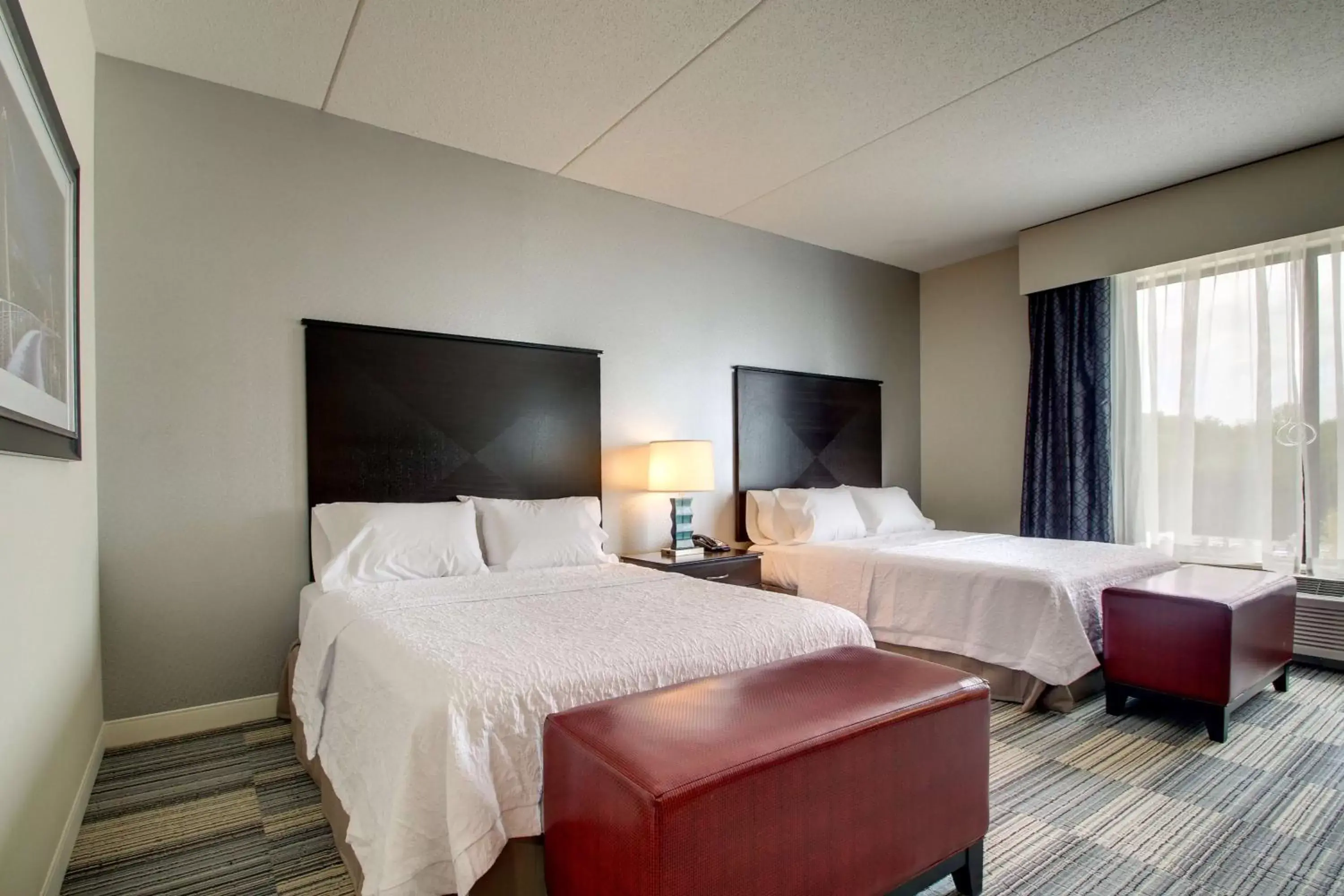 Bed in Hampton Inn & Suites Greenville Airport
