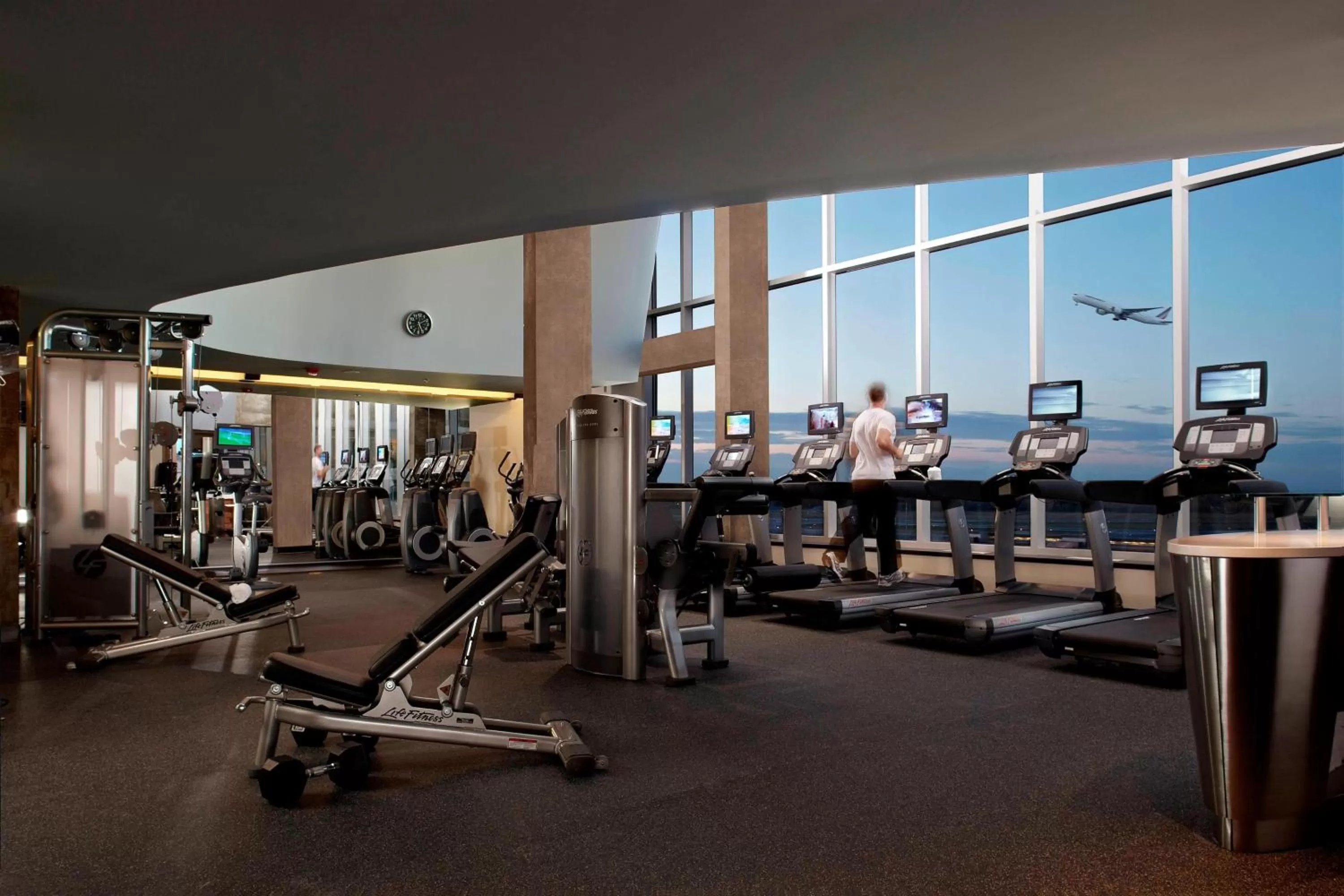 Fitness centre/facilities in Marriott Montreal Airport In-Terminal Hotel